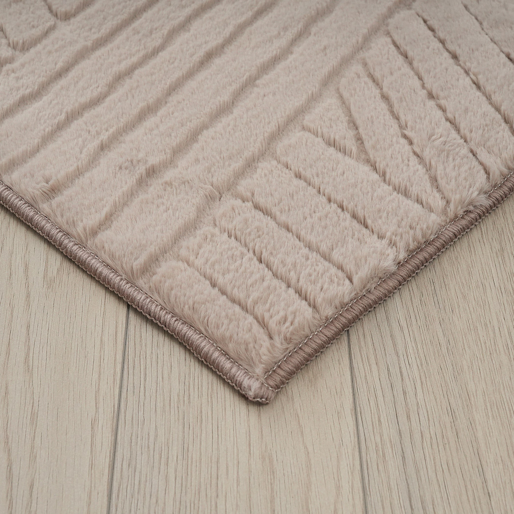 Zara Volco Jacquard Rabbit Fur Rug - 150x220 cm-hbxdecorandfurnishings-floorcoverings-rugs-image-2