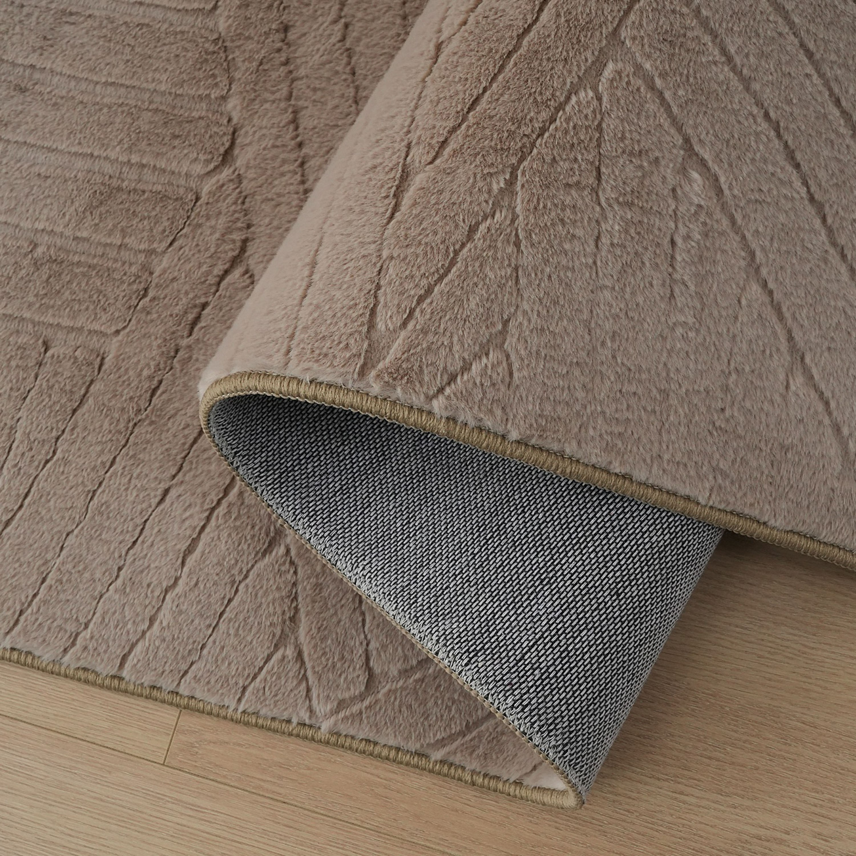 Zara Volco Jacquard Rabbit Fur Rug - 75x230 cm-hbxdecorandfurnishings-floorcoverings-rugs-image-2