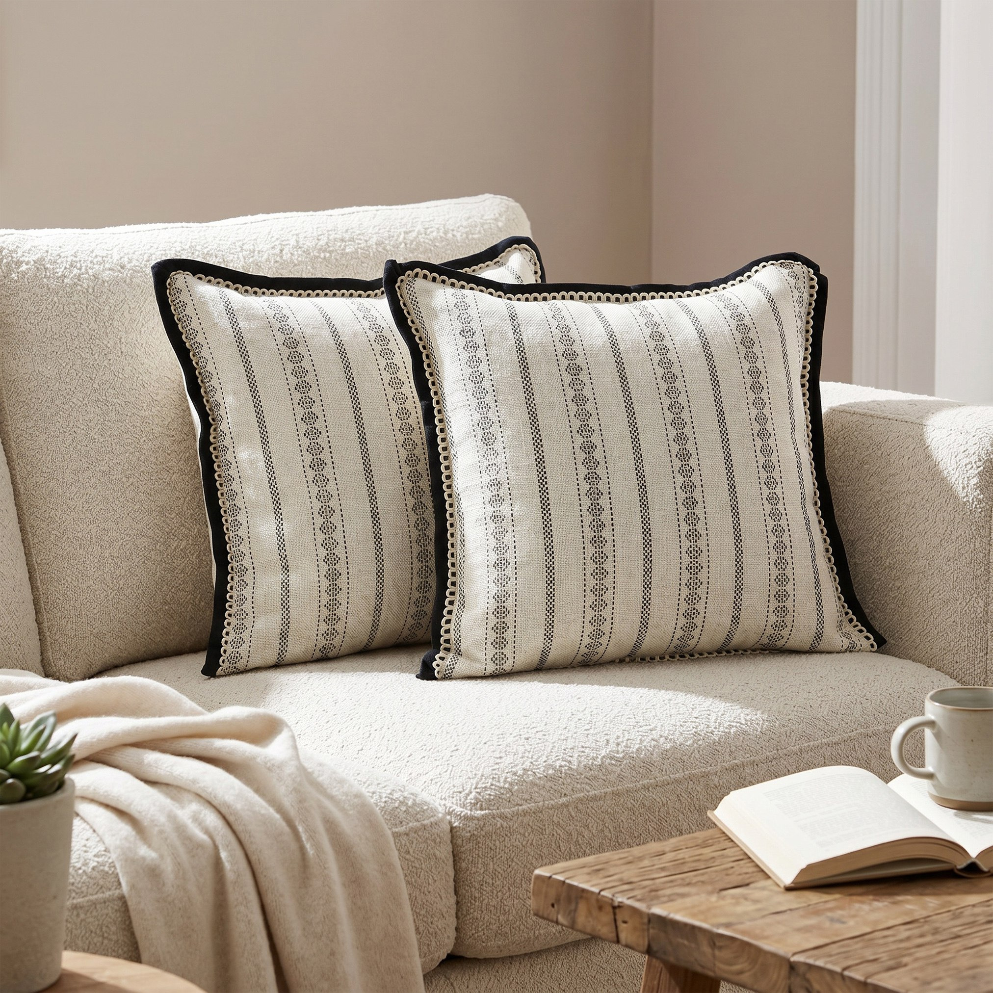 وسادة محشوة مخططة من كوزي ديو - 50x50 سم-hbxhomeware-hbxbedroom-image-4