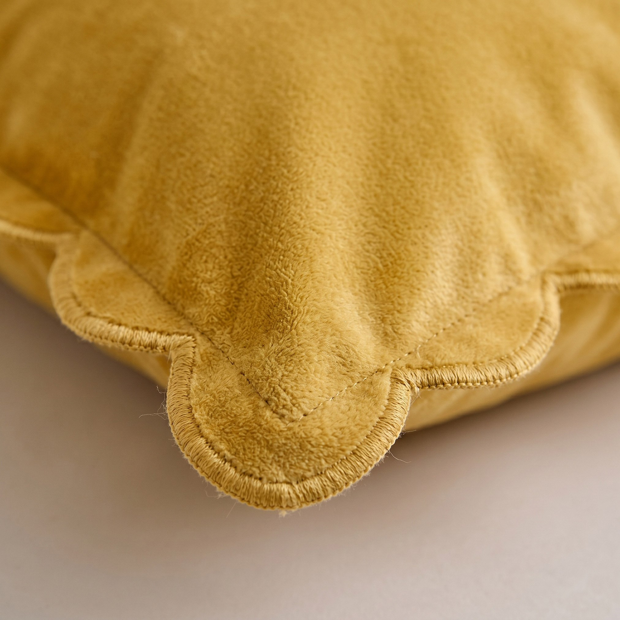 Soft Summer Scallop Filled Cushion - 50x50 cm-hbxhomeware-hbxbedroom-image-3