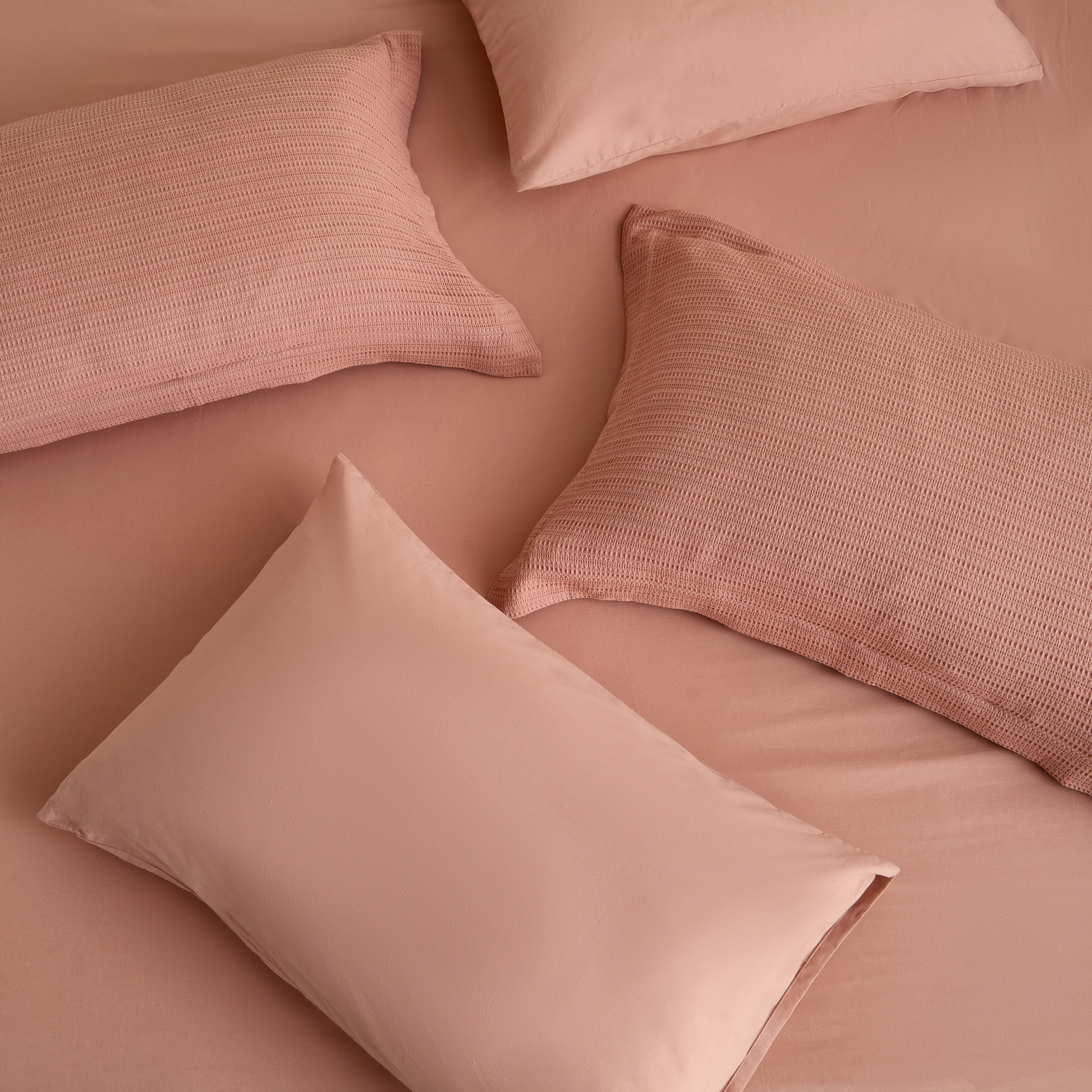 طقم لحاف كينج من القطن والفيسكوز ملوو 5 قطع بنقشة وافل من ويف إيليجانس - 220×240 سم-hbxhomeware-hbxbedroom-image-5