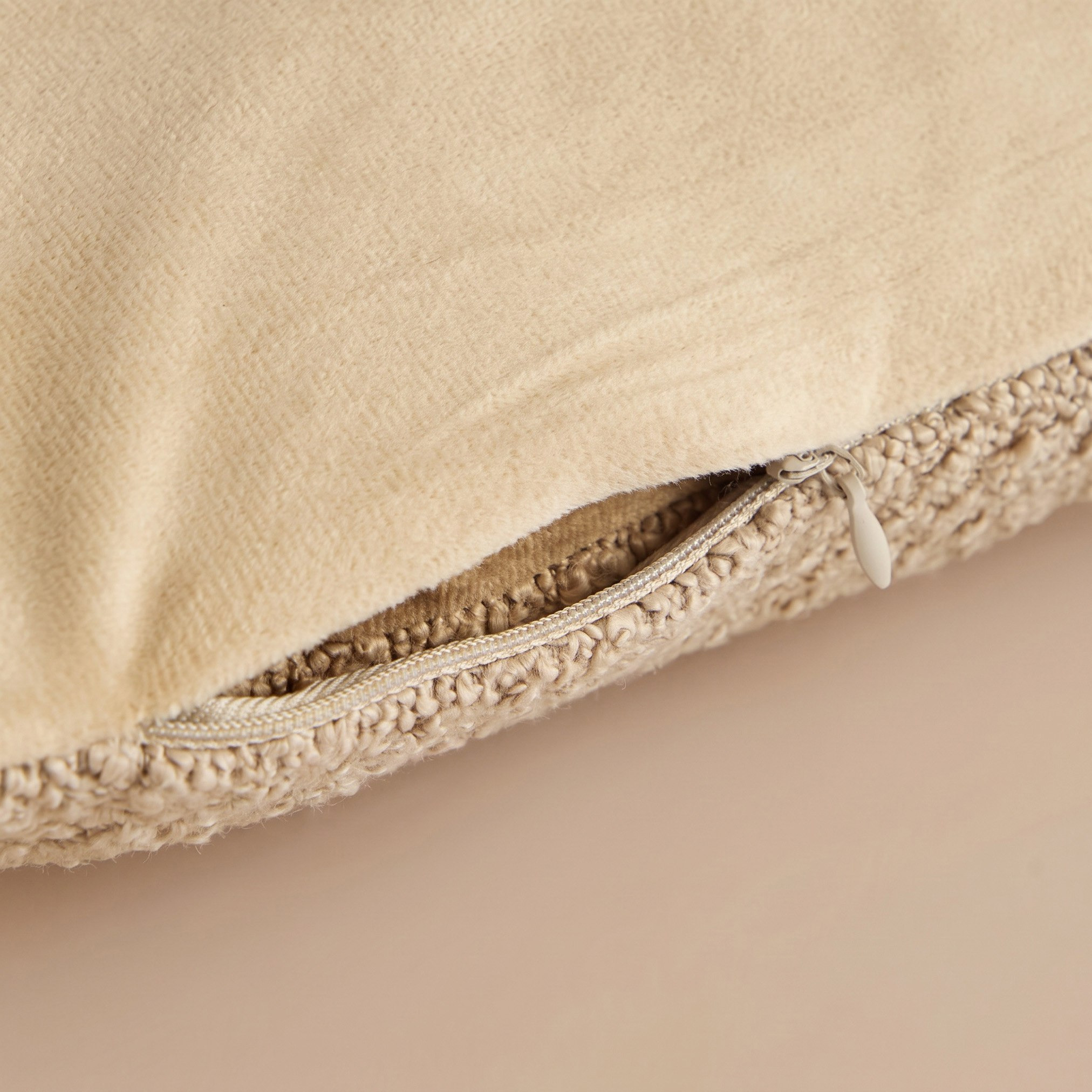 GentelTwist Boucle Cushion Cover - 50x50 cm-hbxhomeware-hbxbedroom-image-2