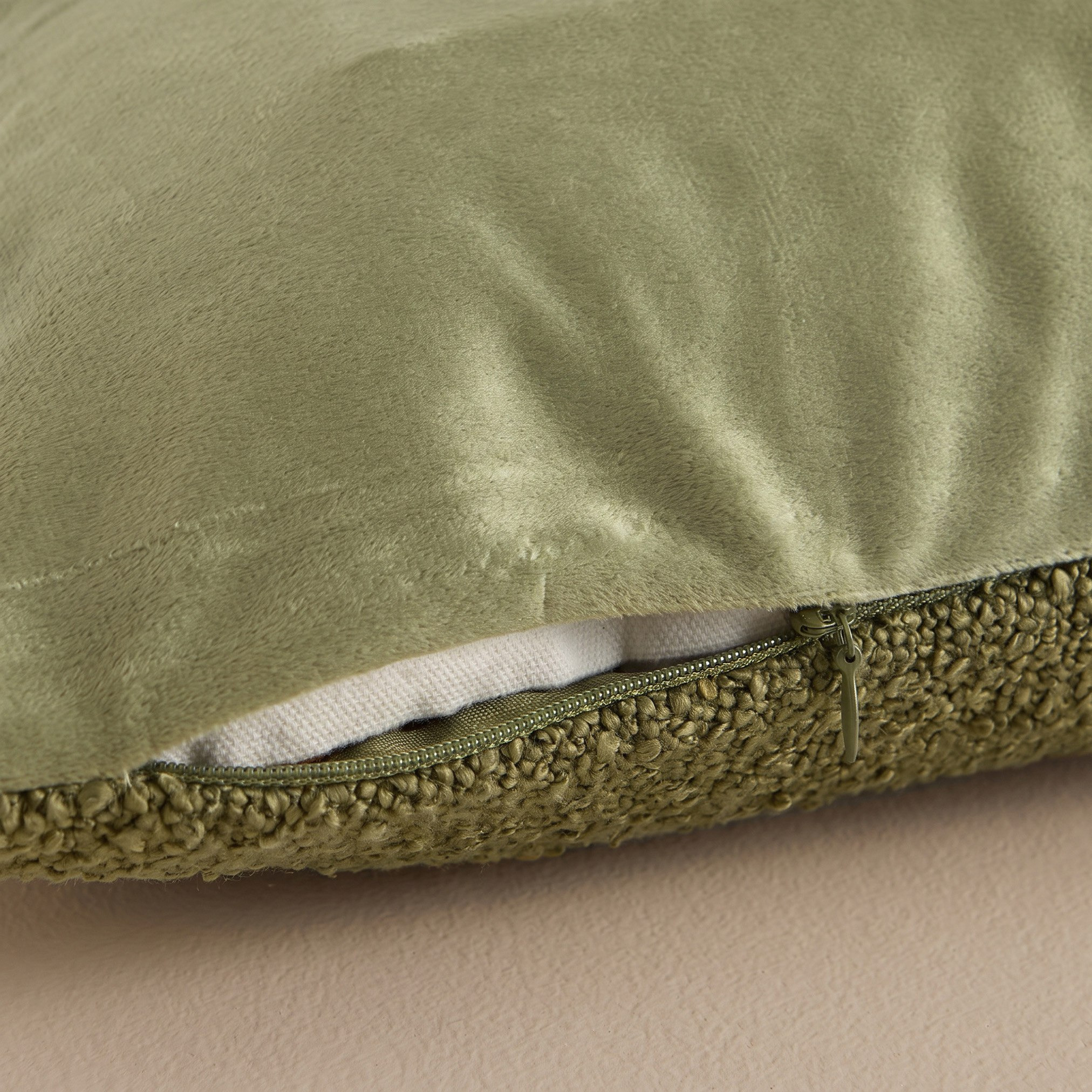 GentelTwist Boucle Cushion Cover - 50x50 cm-hbxhomeware-hbxbedroom-image-3
