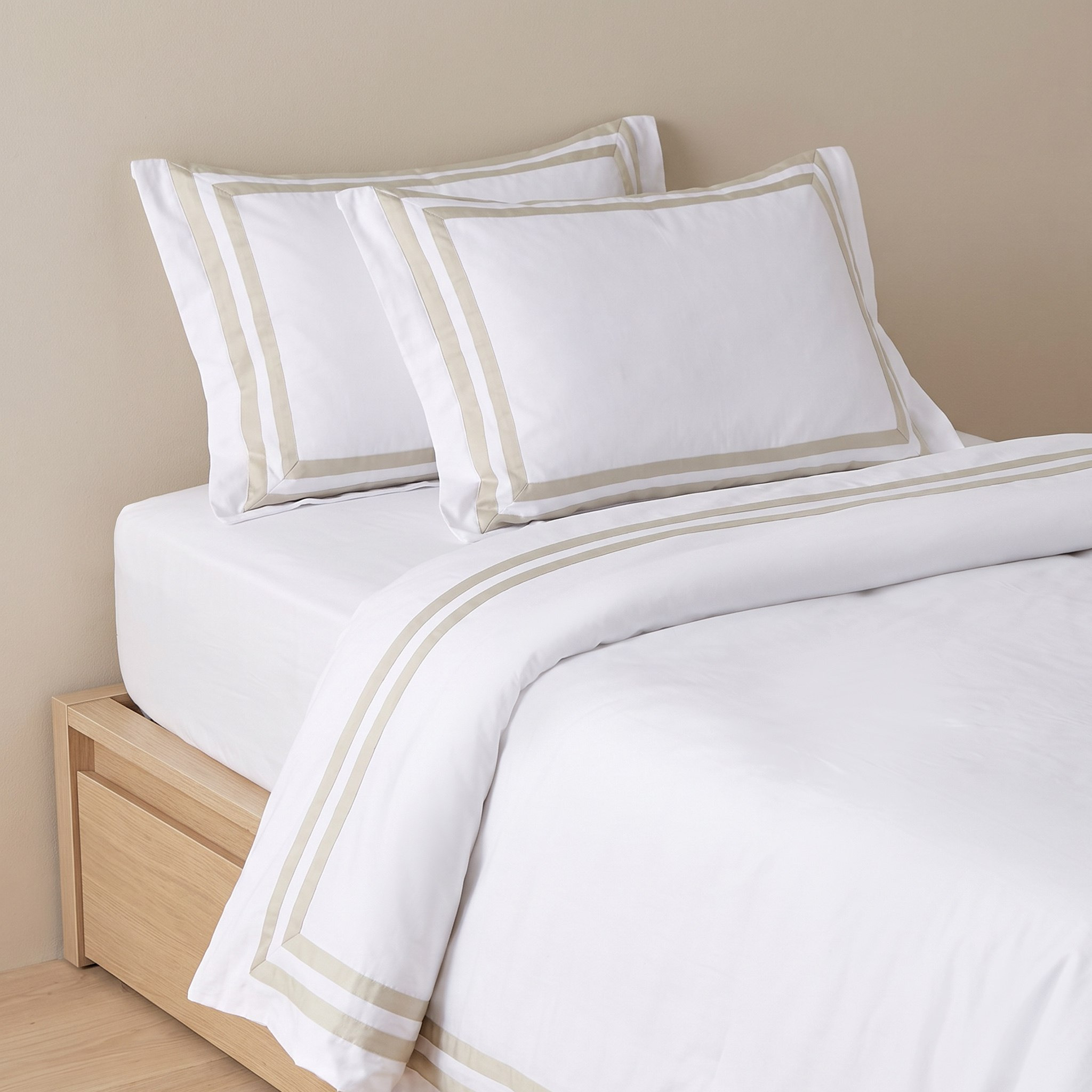White Haven Blancor Double Border Twin Comforter Set - 160x220 cm-hbxhomeware-hbxbedroom-image-1