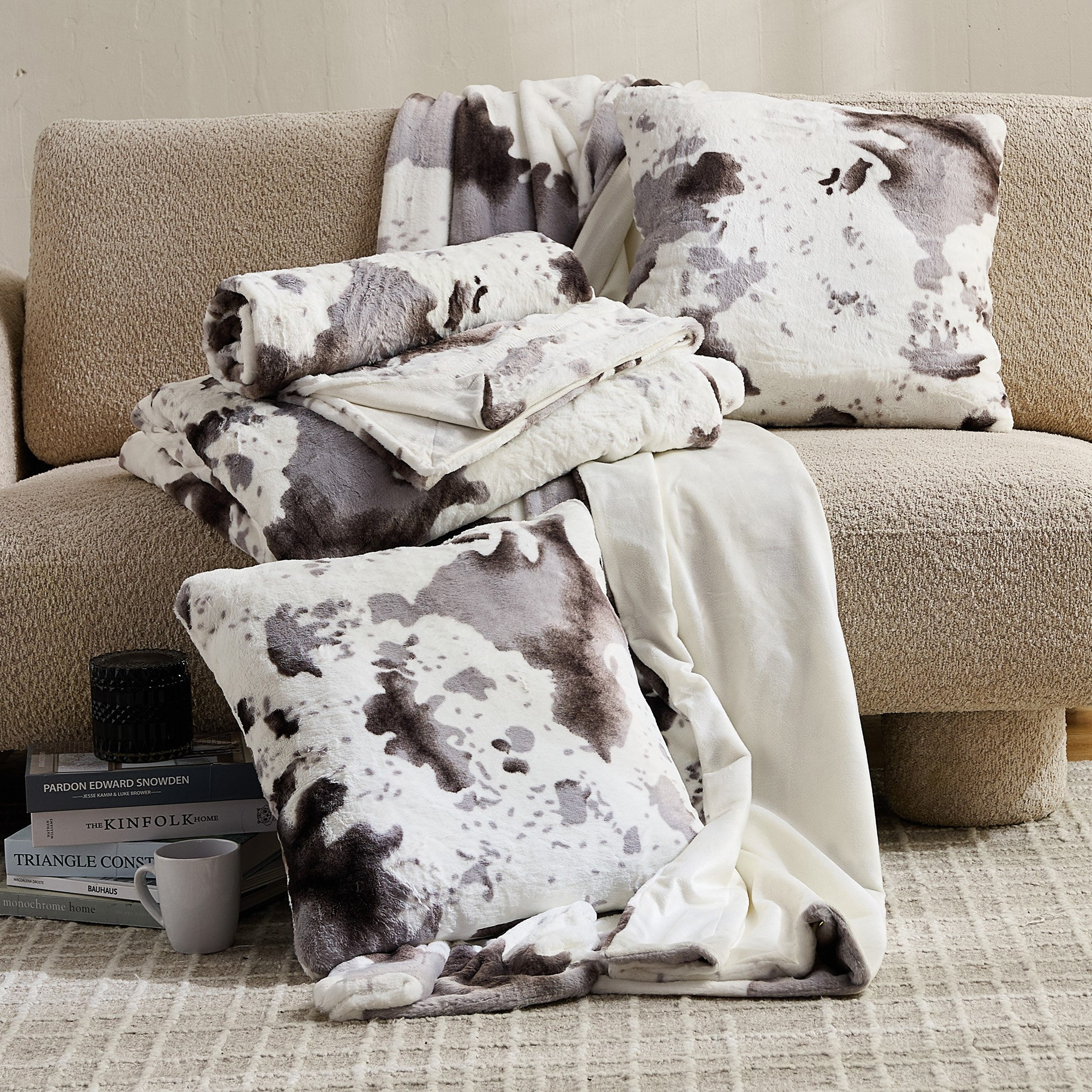 Cozy Plush Animal Cowhide Print Throw - 130x170 cm-hbxhomeware-hbxbedroom-image-5