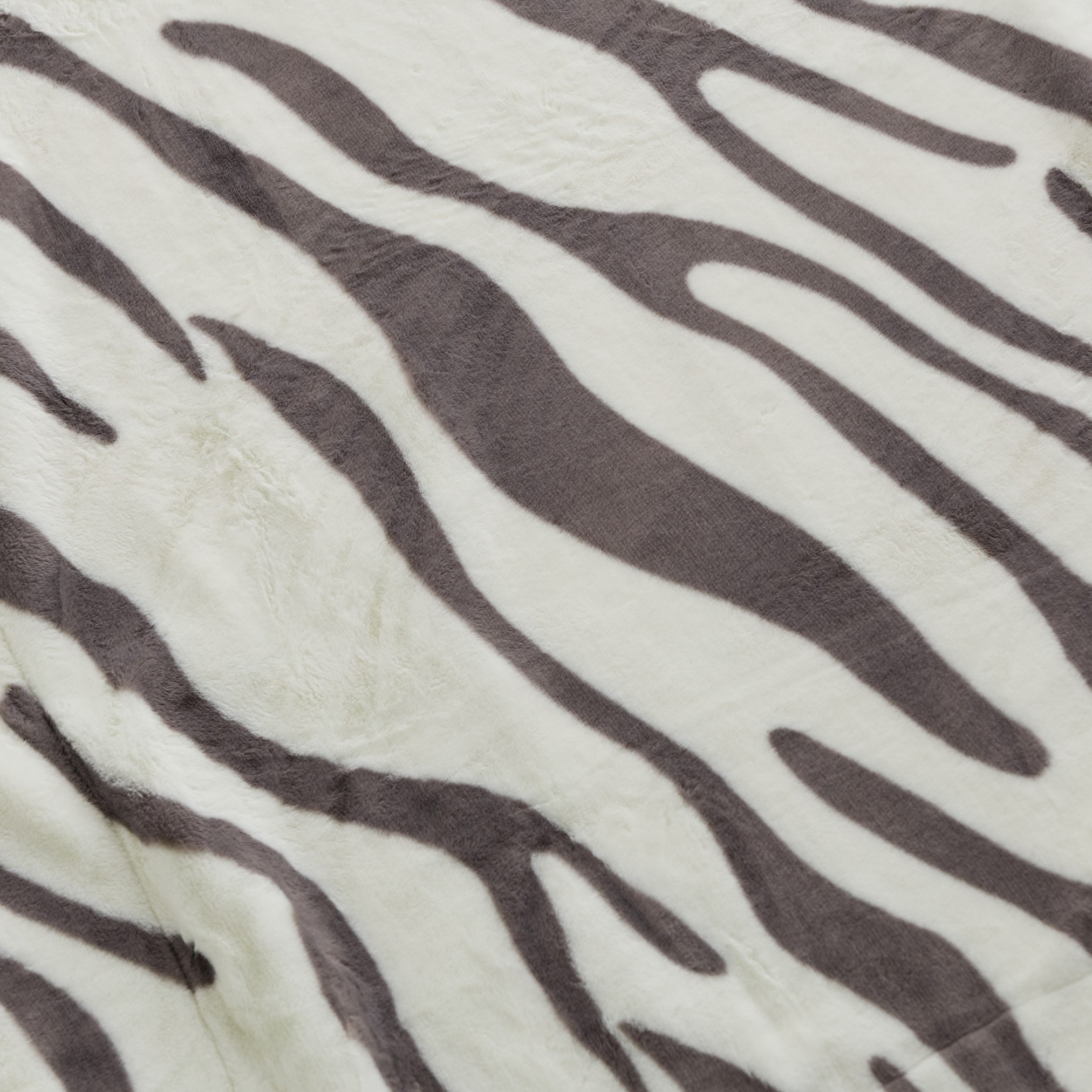 Cozy Plush Animal Zebra Print Throw - 130x170 cm-hbxhomeware-hbxbedroom-image-2