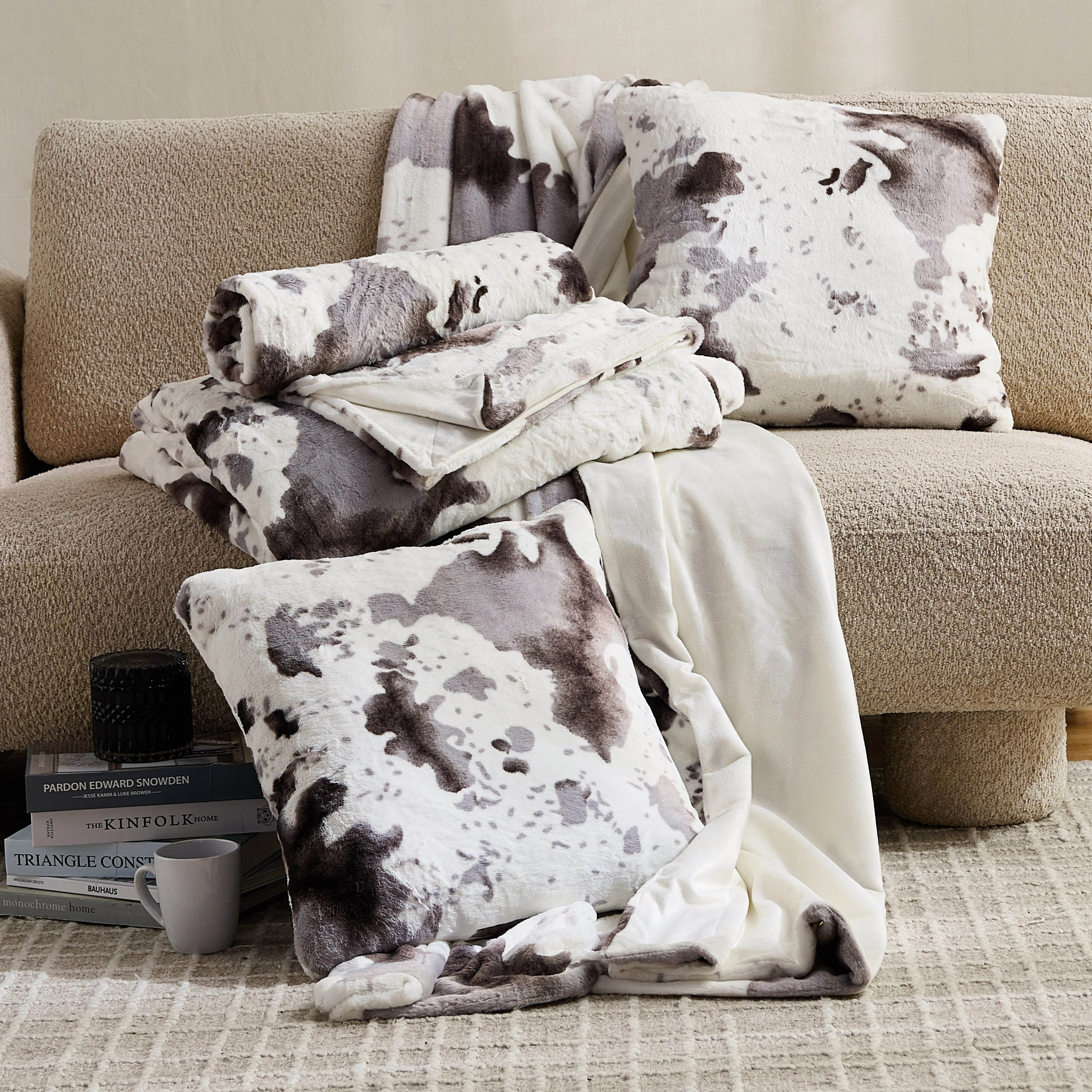 Cozy Plush Animal Cowhide Print Twin Blanket - 150x220 cm-hbxhomeware-hbxbedroom-image-6