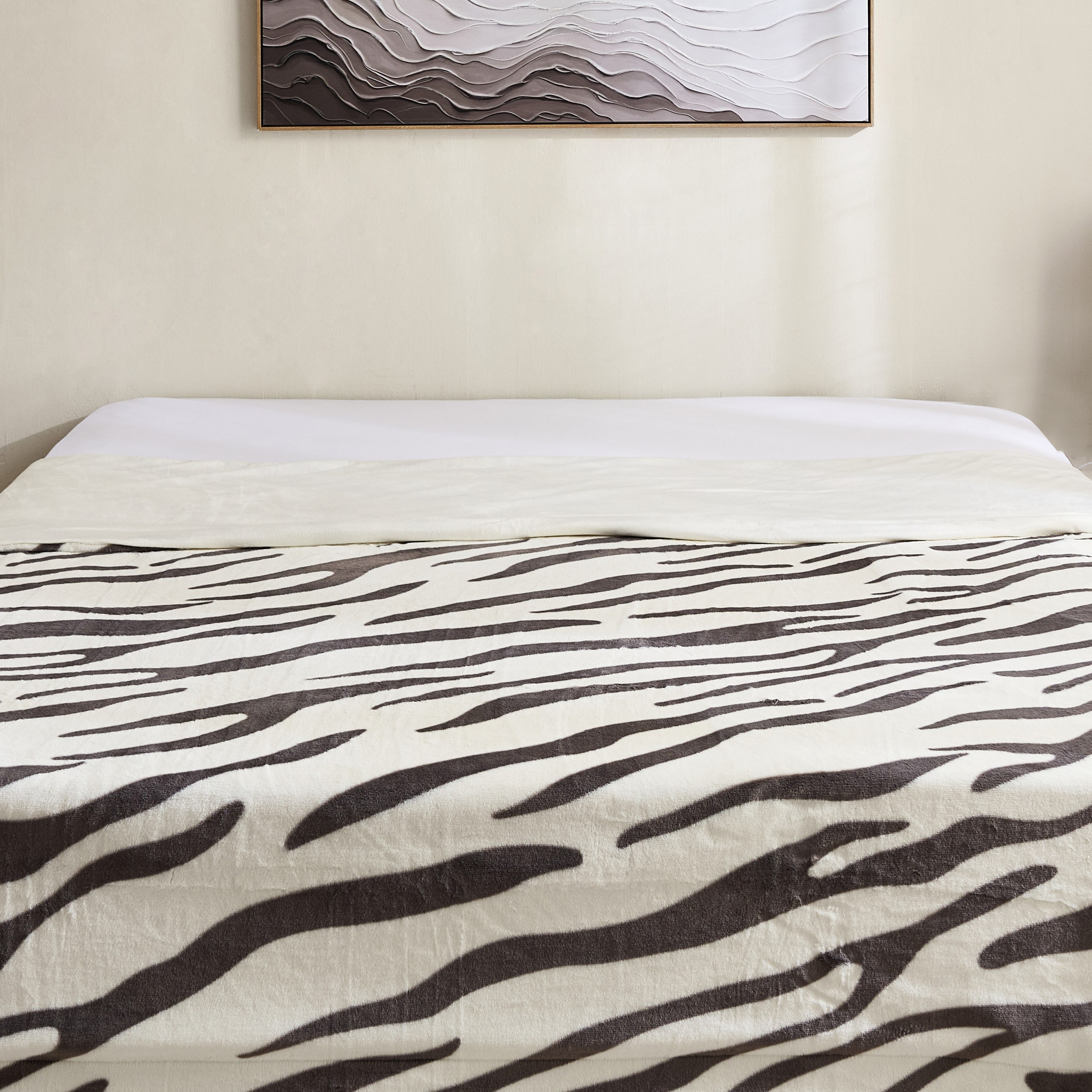 Cozy Plush Animal Zebra Print King Blanket - 220x240 cm-hbxhomeware-hbxbedroom-image-3