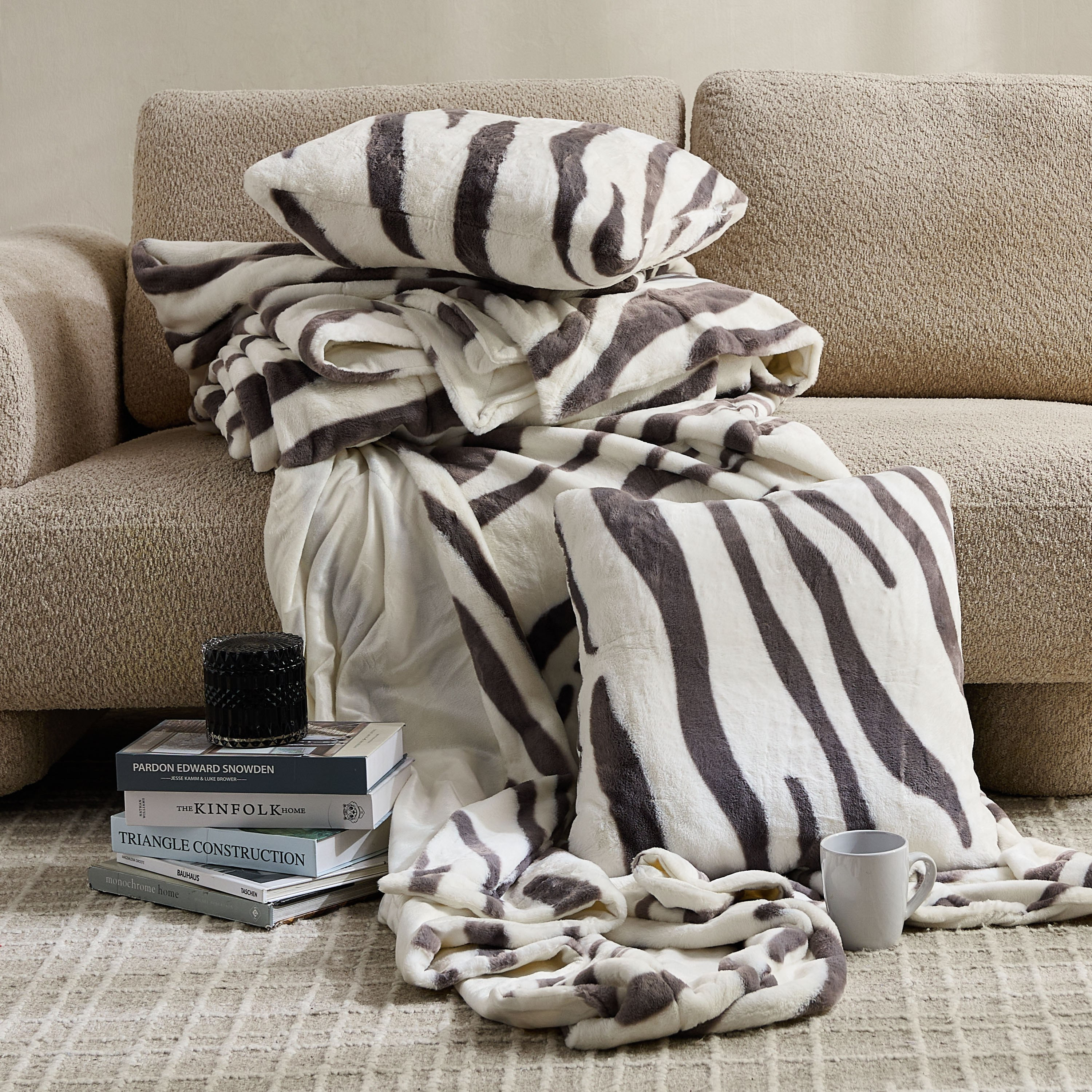 Cozy Plush Animal Zebra Print King Blanket - 220x240 cm-hbxhomeware-hbxbedroom-image-6
