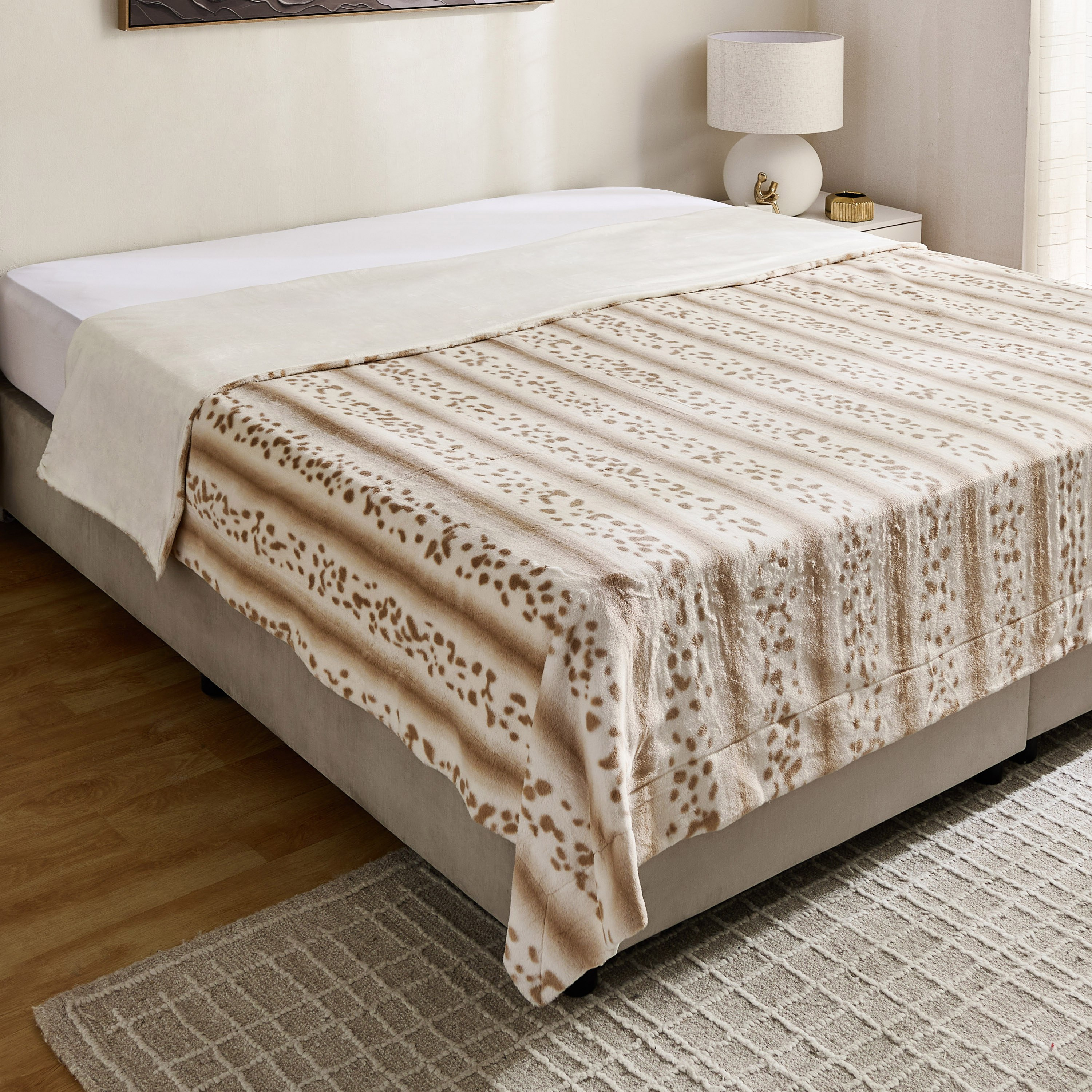Cozy Plush Animal Leo Print Twin Blanket - 150x220 cm-hbxhomeware-hbxbedroom-image-2