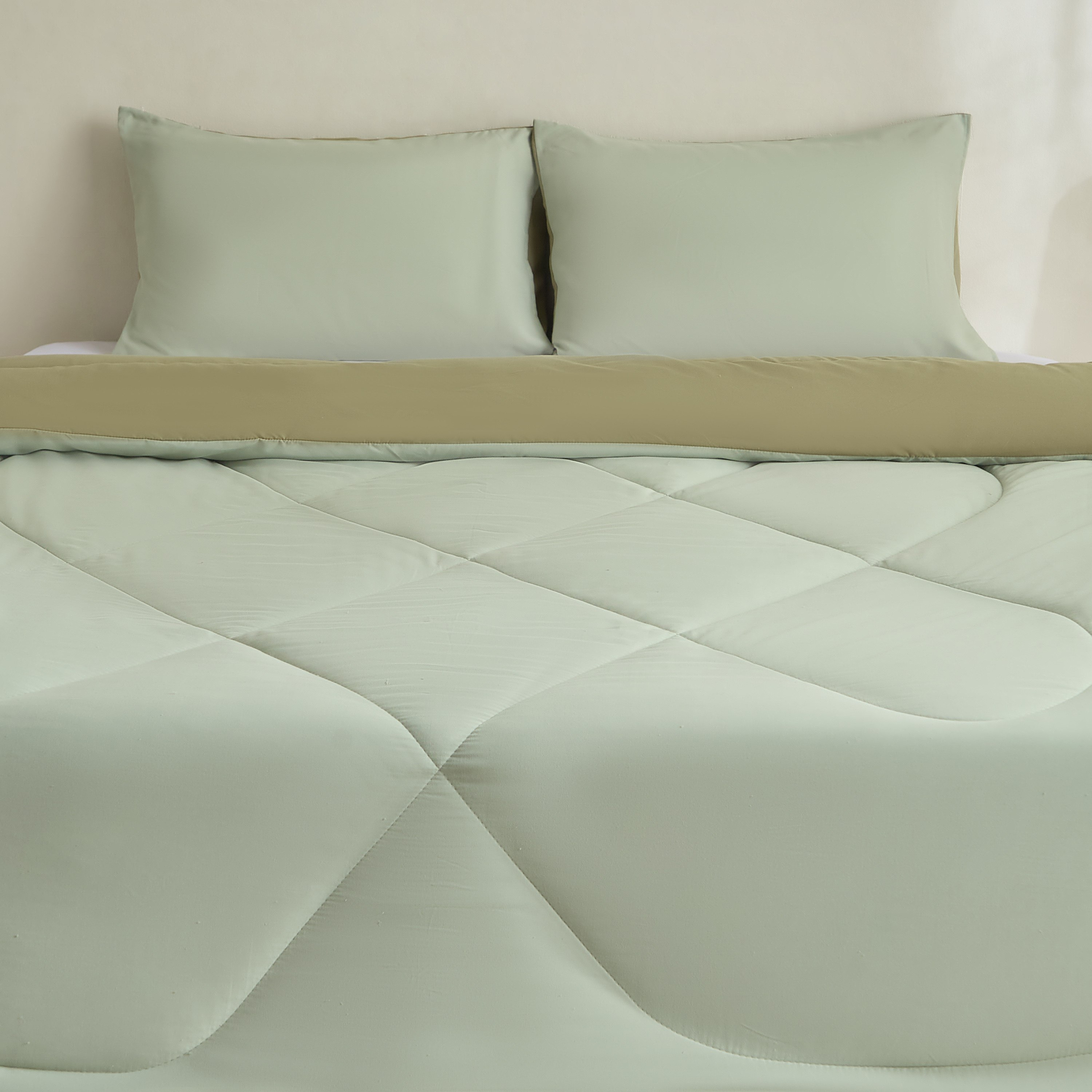 Derby Reversible Microfibre 3-Piece King Comforter Set - 220x240 cm-hbxhomeware-hbxbedroom-image-3