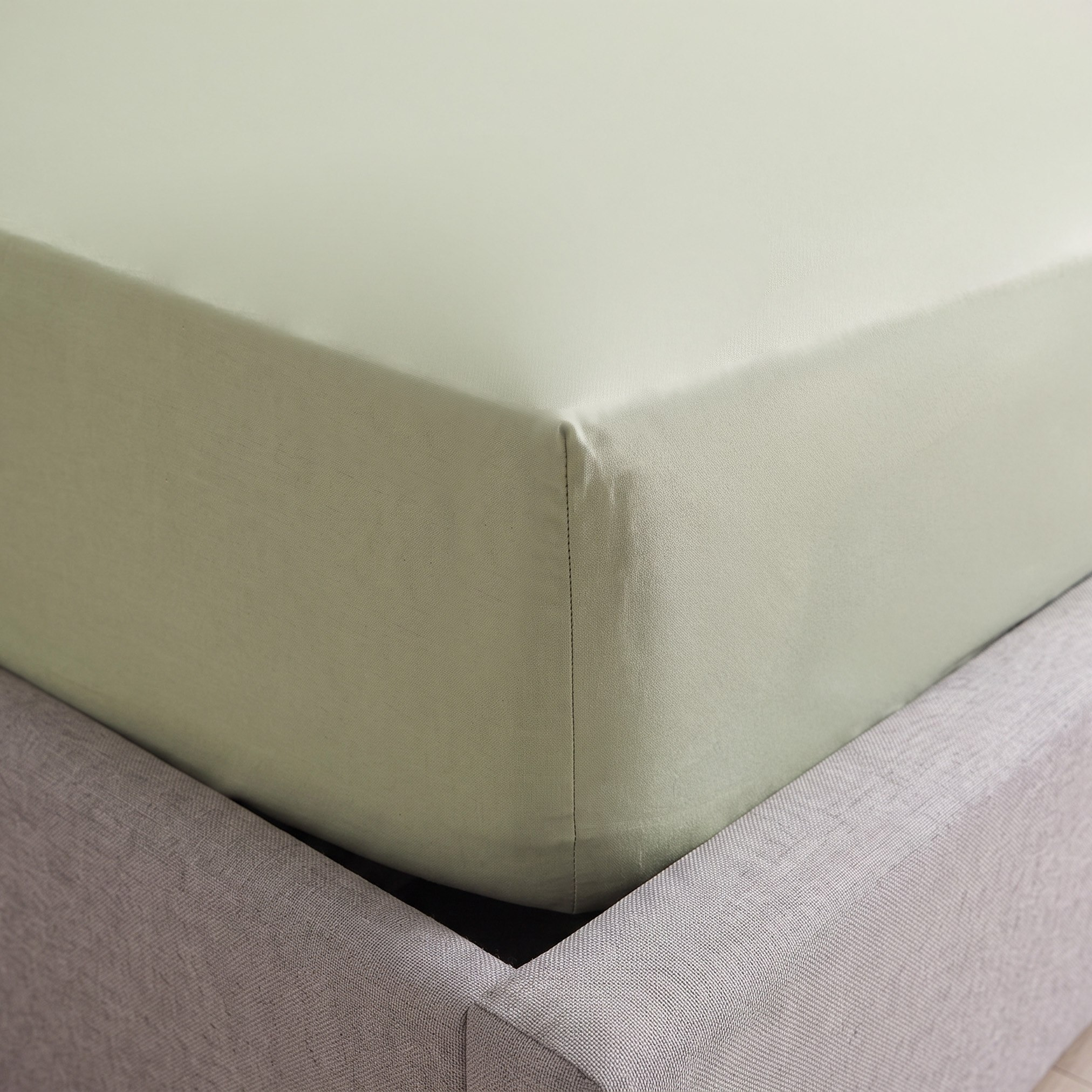 Derby Solid Microfiber Queen Fitted Sheet - 150x200+25 cm-hbxhomeware-hbxbedroom-image-4