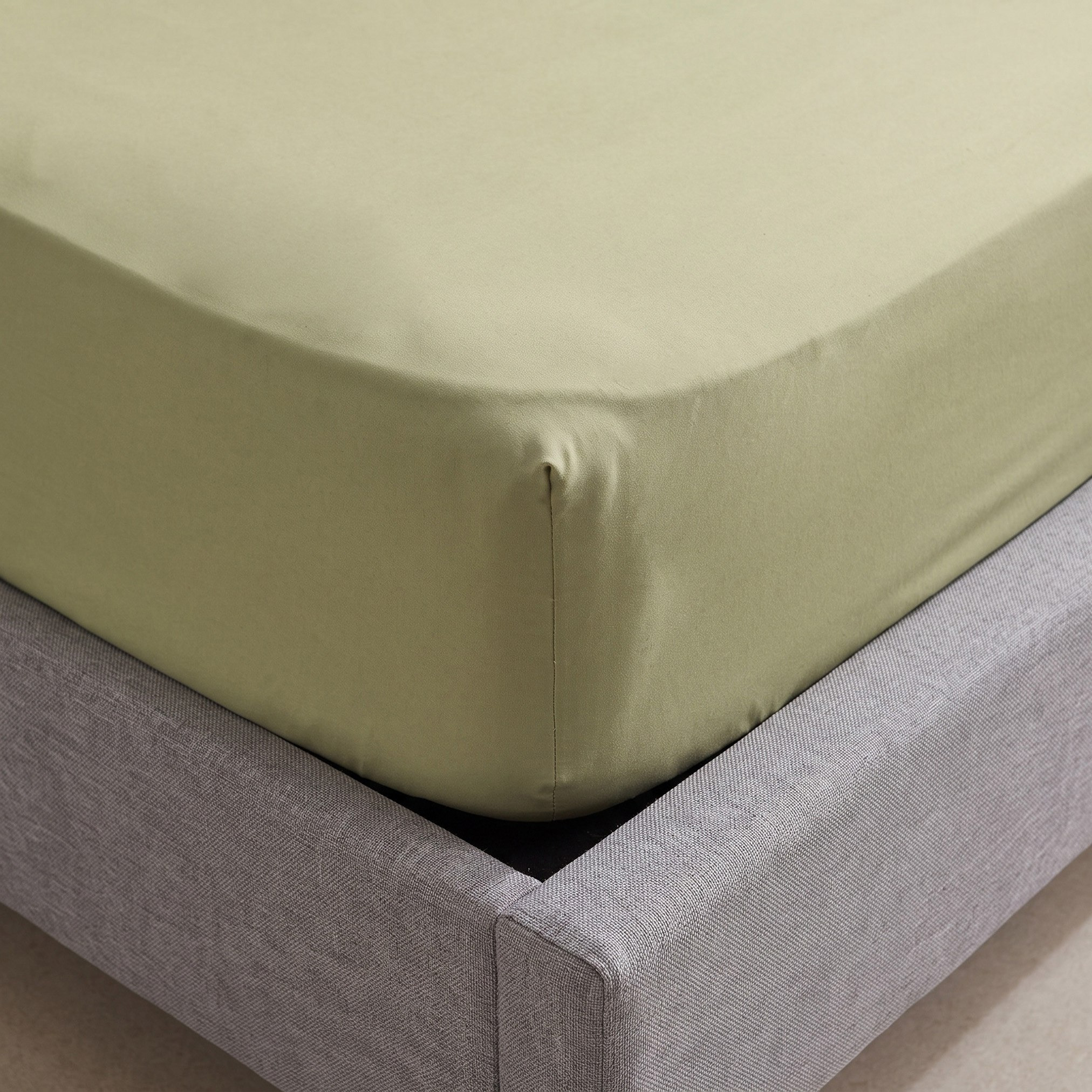 Derby Solid Microfiber Super King Fitted Sheet - 200x200+25 cm-hbxhomeware-hbxbedroom-image-1