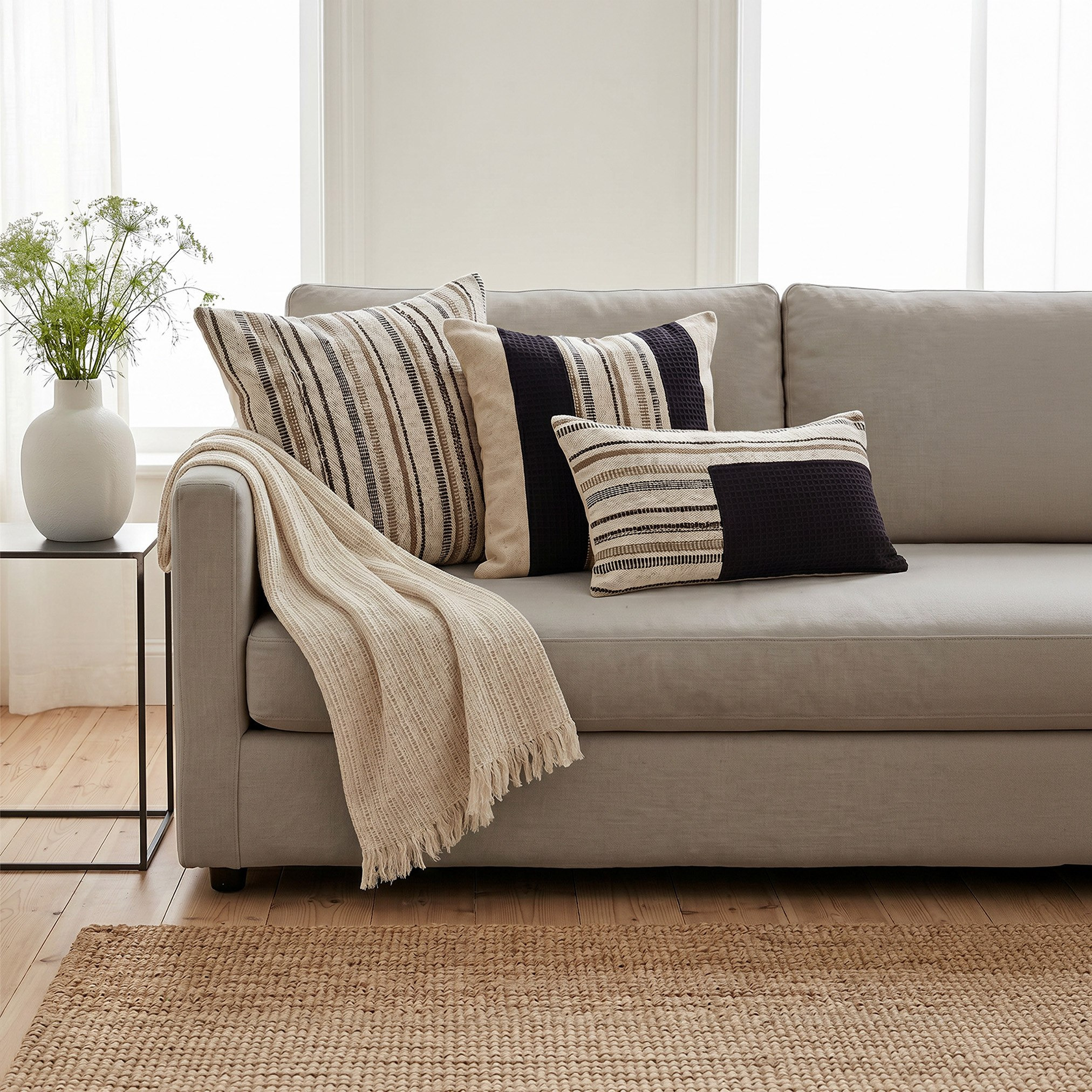 Monochrom Corner Patch Filled Cushion - 30x50 cm-hbxlivingroom-furnishings-cushionsandcovers-filledcushions-image-4