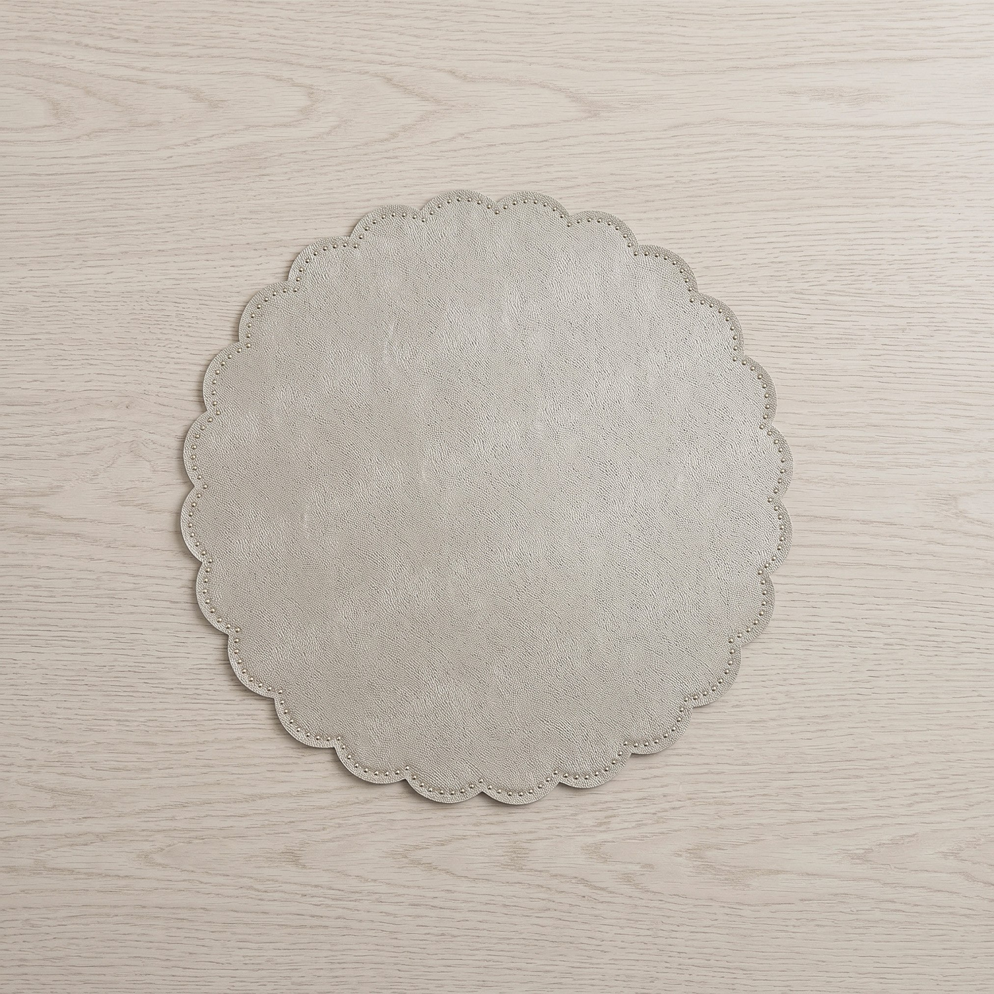 Layon Scallop Stud Jali Round Placemat - 38x38 cm-hbxdecorandfurnishings-homefurnishings-tablelinens-image-1