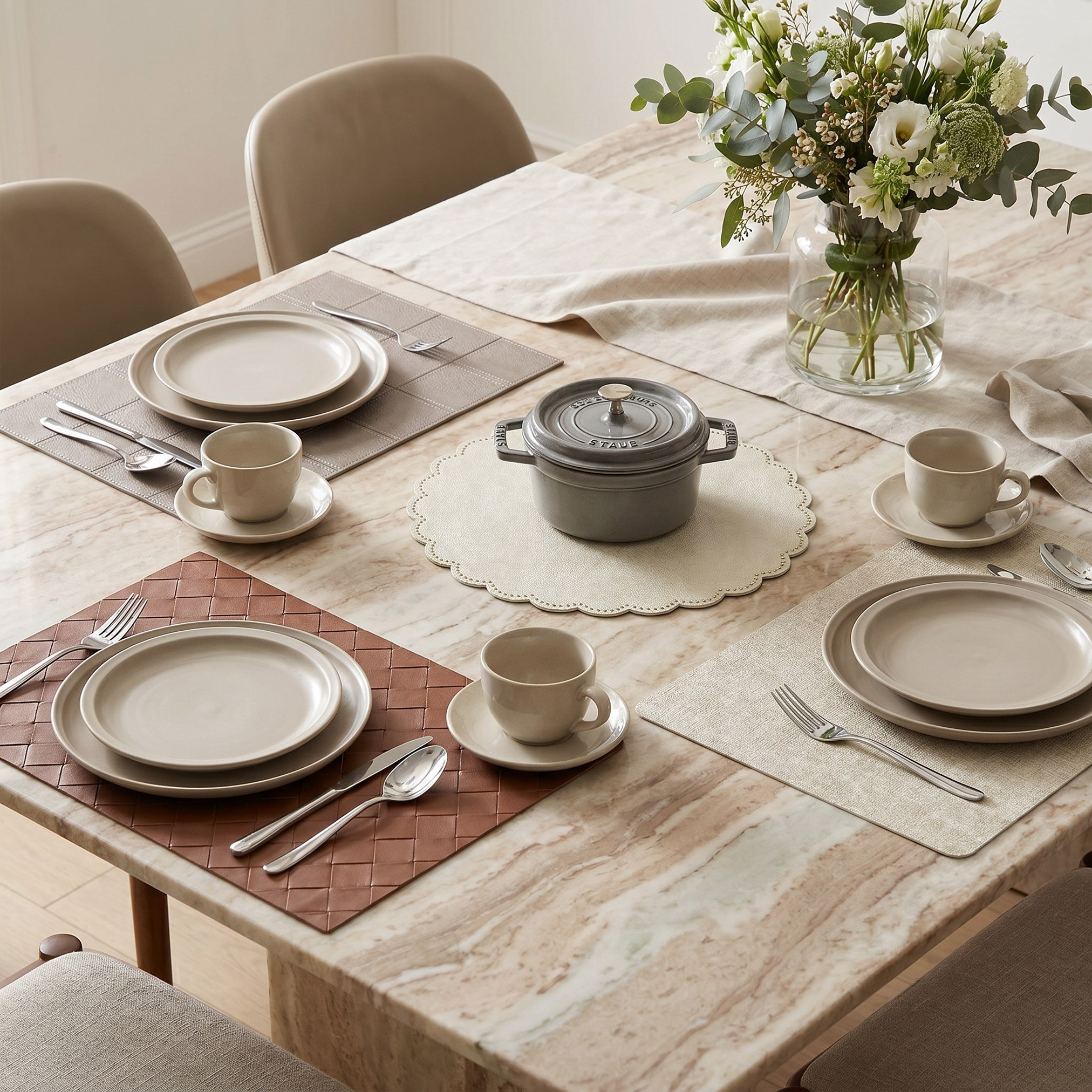 لبادة صحون مستطيلة بتطريز كتل من تيبل تيلز - 30 × 45 سم-hbxdecorandfurnishings-homefurnishings-tablelinens-image-4