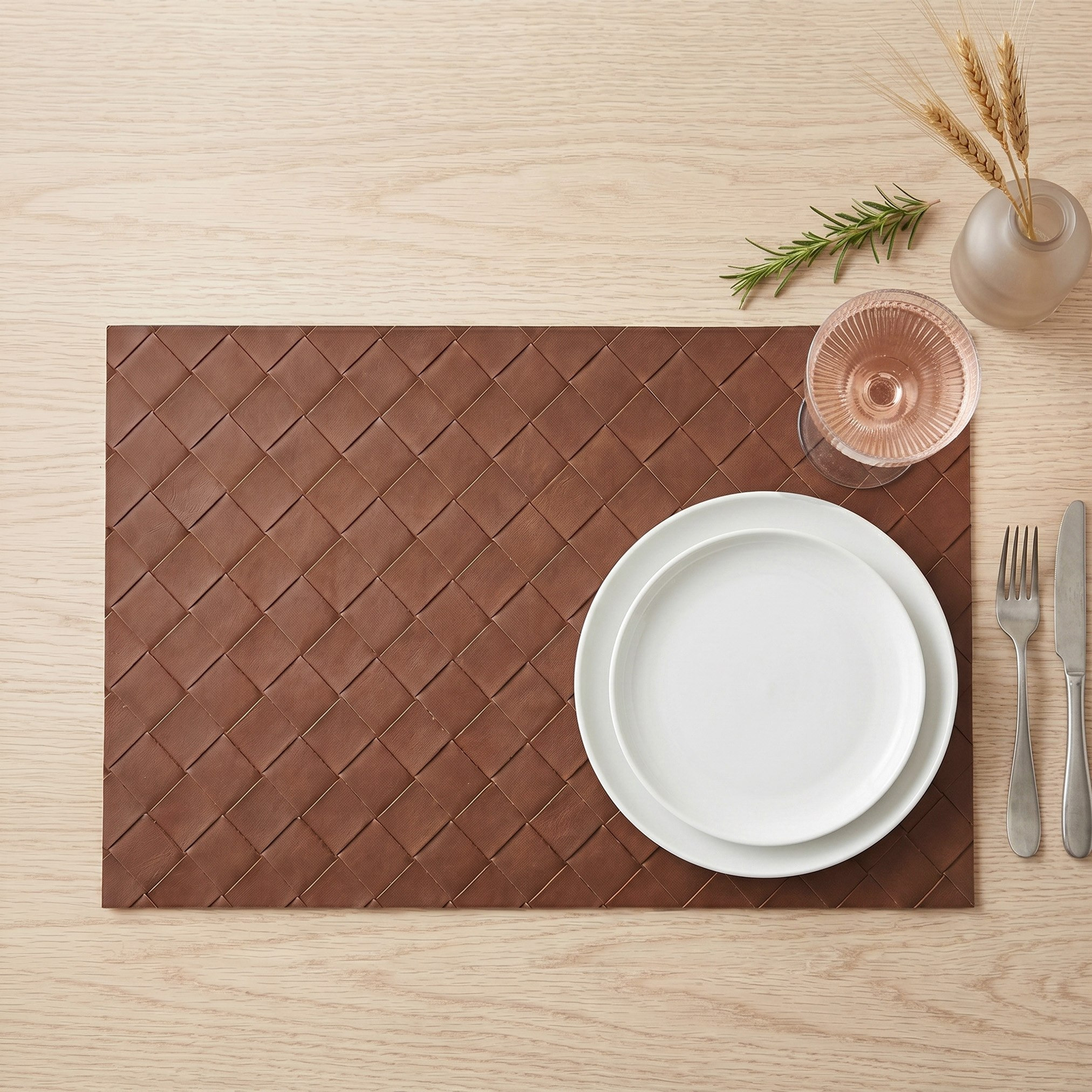 Layon Brick Embossed Rectangular Placemat - 30x45 cm-hbxdecorandfurnishings-homefurnishings-tablelinens-image-3
