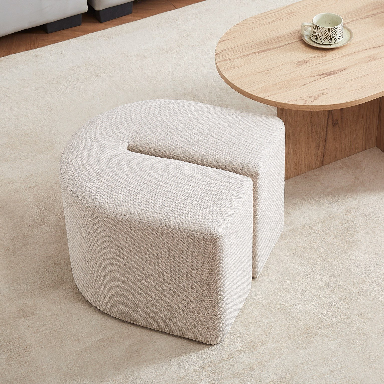 طاولة قهوة مع مقعدين مبطنين من كلون-hbxlivingroom-tablesandstands-coffeetables-image-3