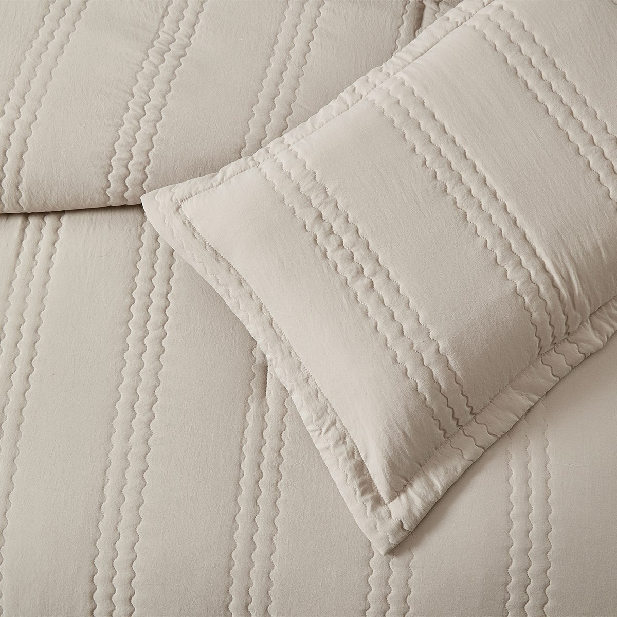Braxton Jumbo 4-Piece BIAB Quilted Twin Comforter Set - 160x220 cm-hbxhomeware-hbxbedroom-image-4