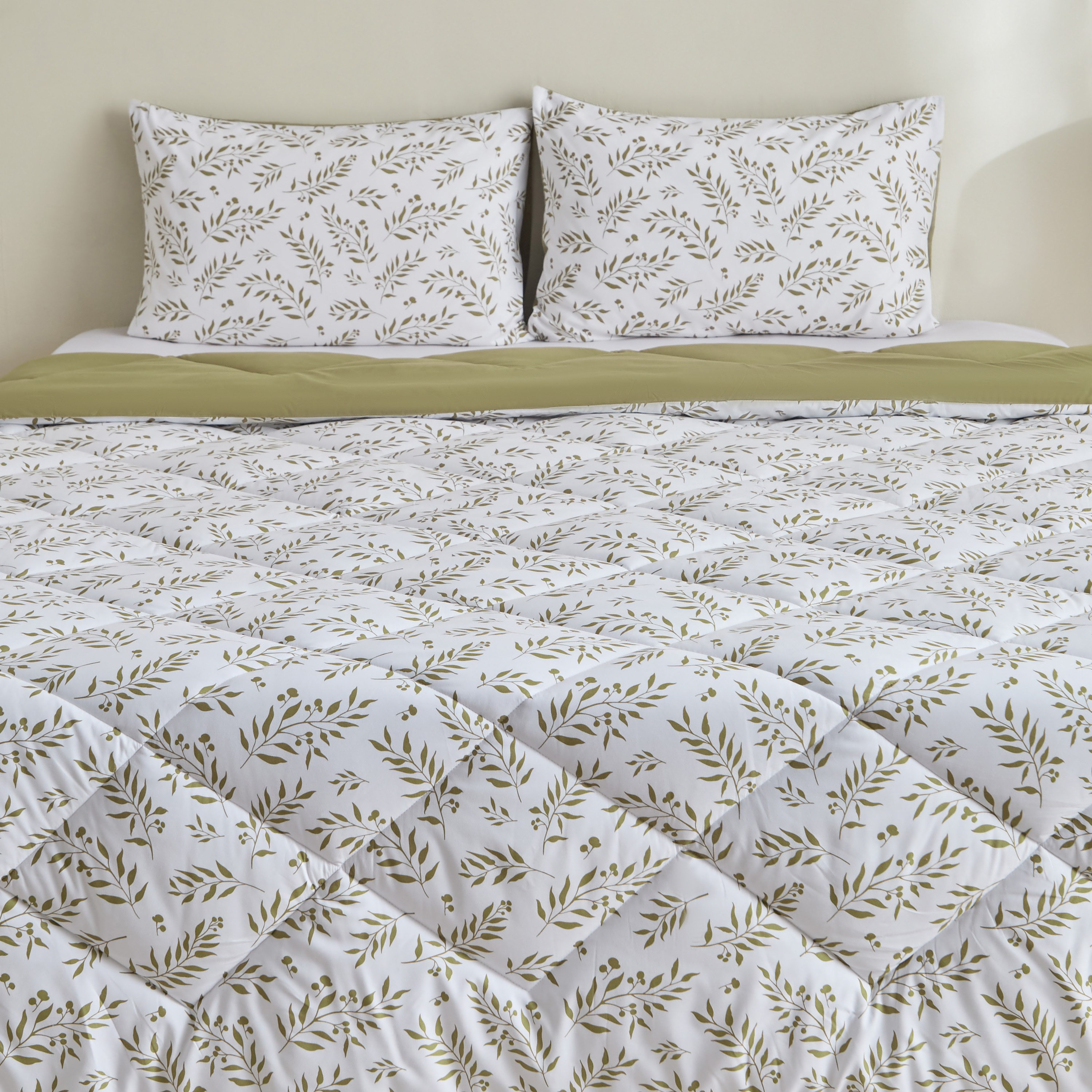 Madrid Leaf Microfibre 3-Piece King Reversible Comforter Set - 220x240 cm-hbxhomeware-bedding-bedinabag-image-2