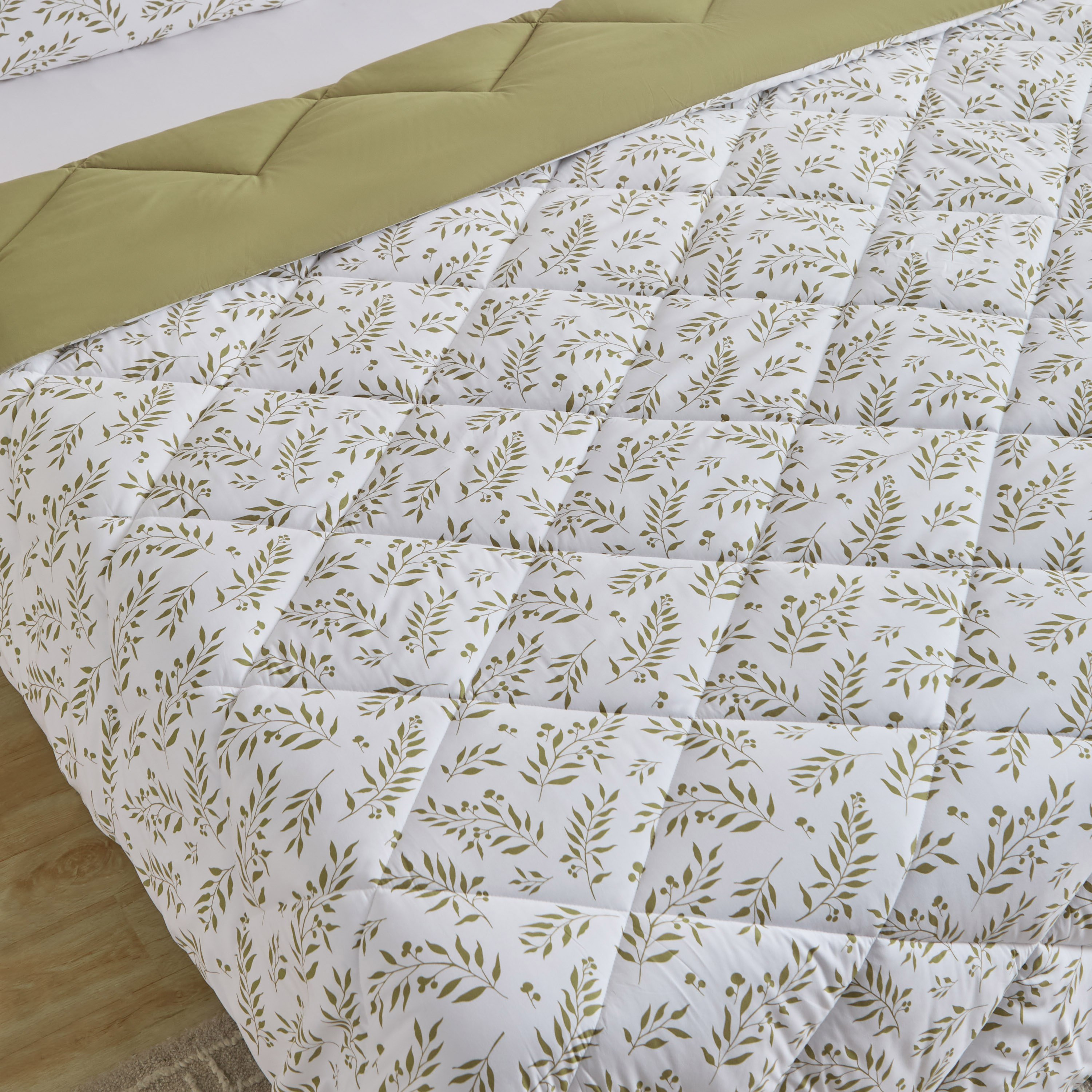 Madrid Leaf Microfibre 3-Piece King Reversible Comforter Set - 220x240 cm-hbxhomeware-bedding-bedinabag-image-4