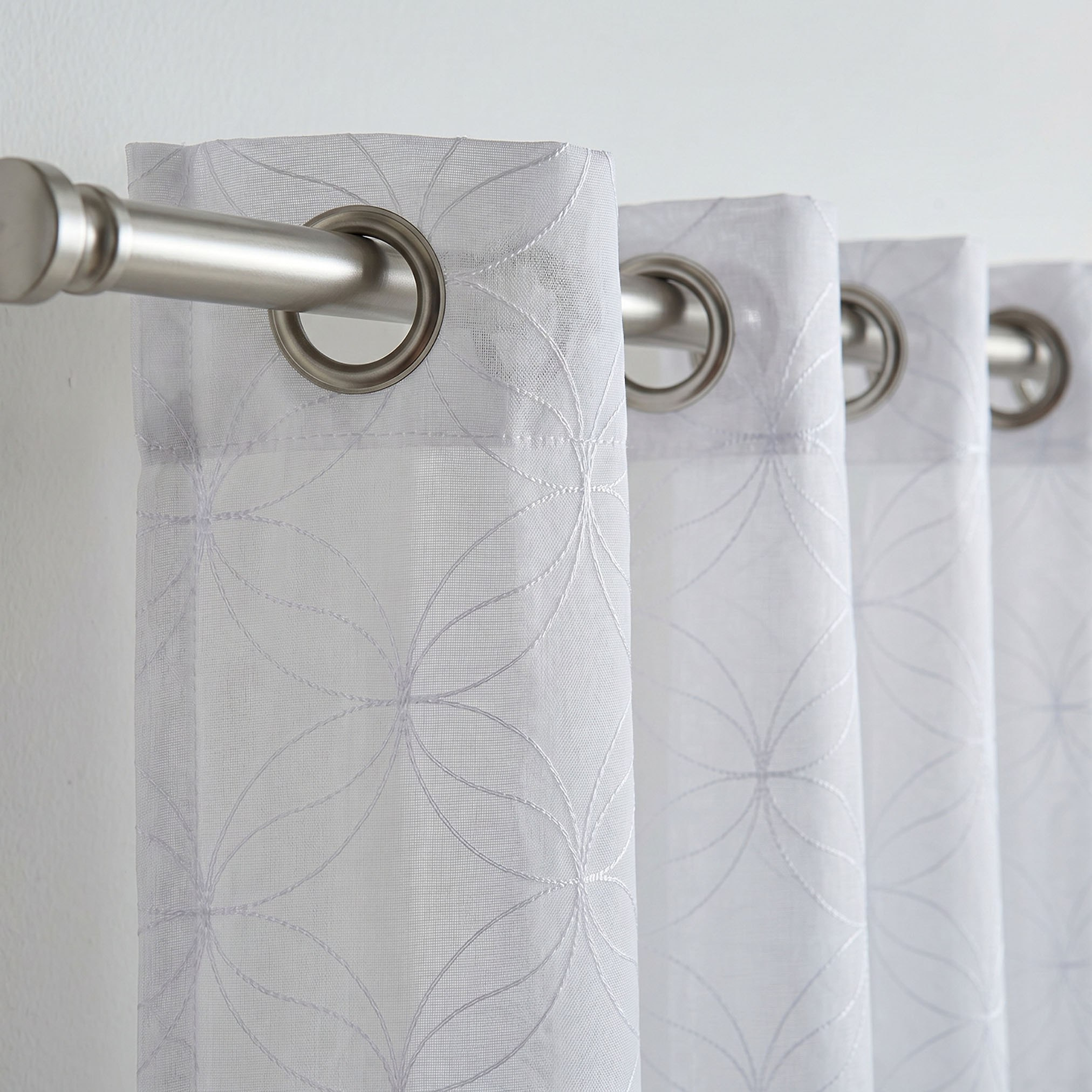 طقم من 2 ستارة شفافة ومطرزة من نورديك ليون - 140x240 سم-hbxbedroom-windowcoverings-curtains-image-2