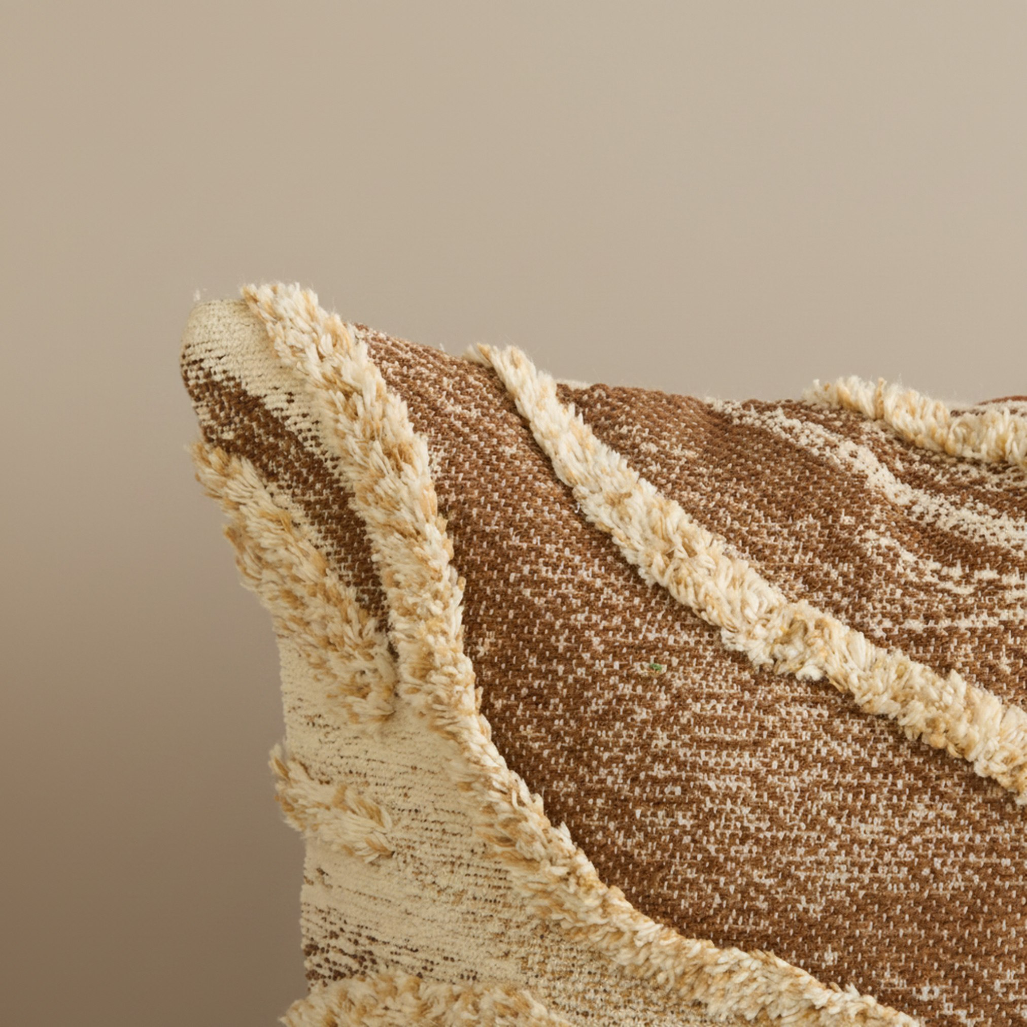 وسائد محشوة كثيفة قطعتين ويفي من آيزل - 50x50 سم-hbxlivingroom-furnishings-cushionsandcovers-filledcushions-image-3