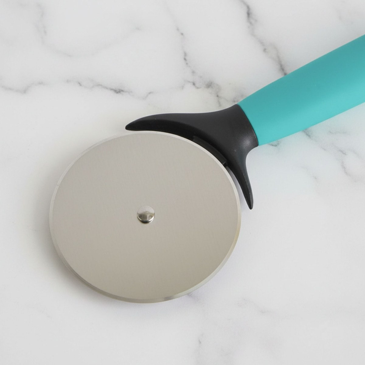 قطاعة بيتزا من بيكرز سيكريت - 23 سم-hbxkitchen-kitchenware-kitchenaccessories-image-2