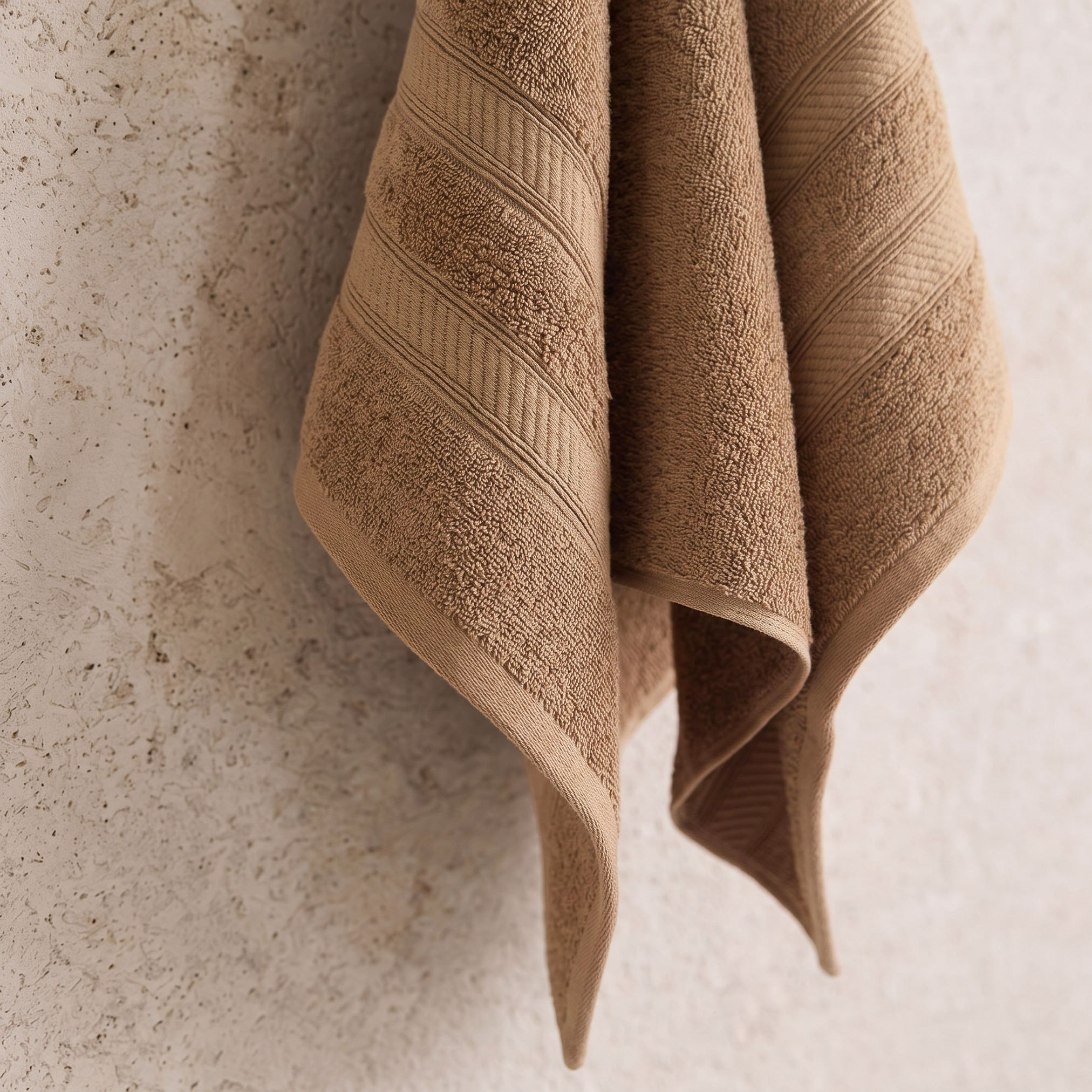 منشفة يد ممشطة من إسينشال بلس - 50×90 سم-hbxbathroom-bathroomtextiles-image-3