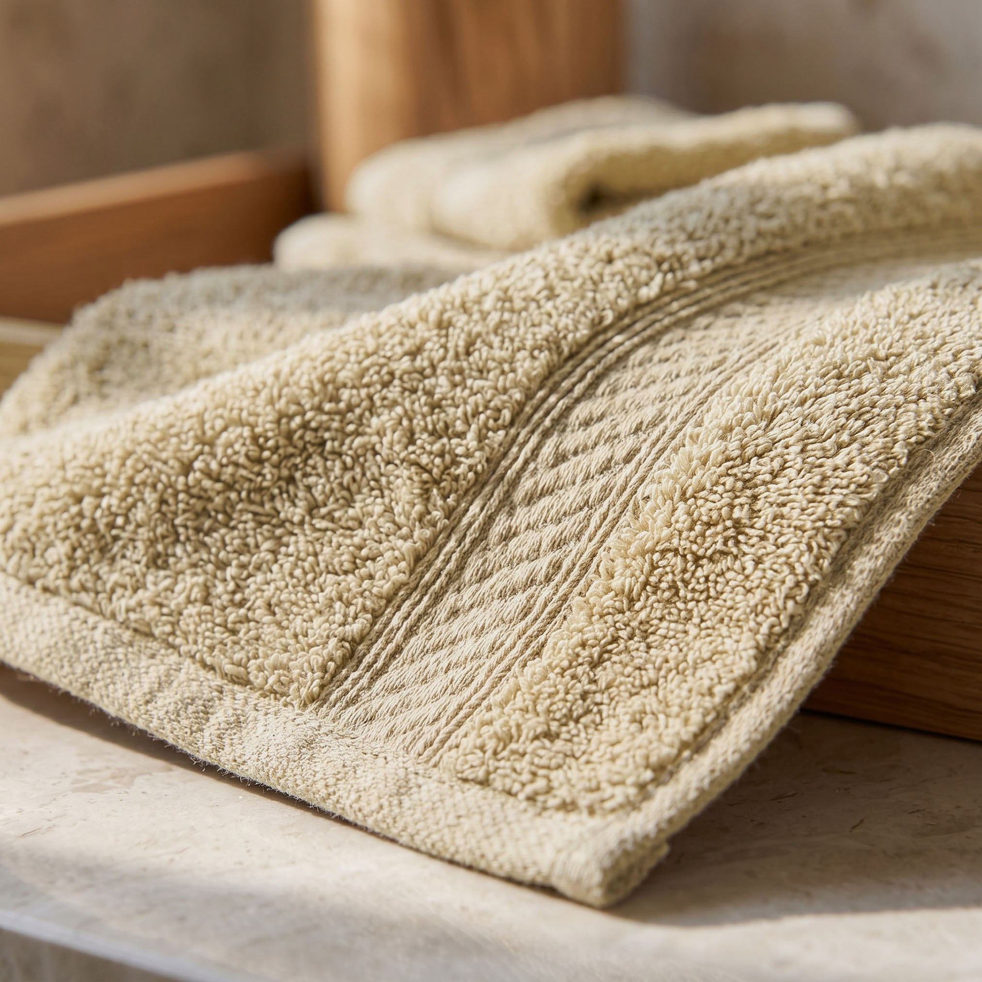 طقم مناشف ممشط قطن 8 قطع بلس من إسينشال-hbxbathroom-bathroomtextiles-image-3