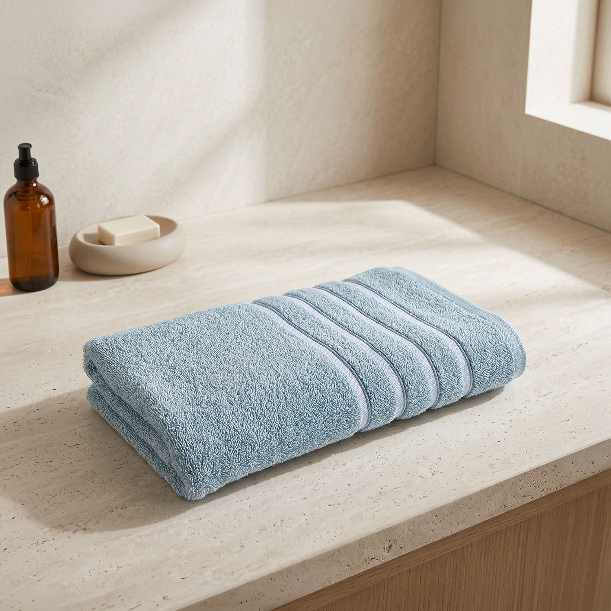 Snoopy Kids Carded Bath Towel - 65x130 cm-hbxbathroom-bathroomtextiles-image-1