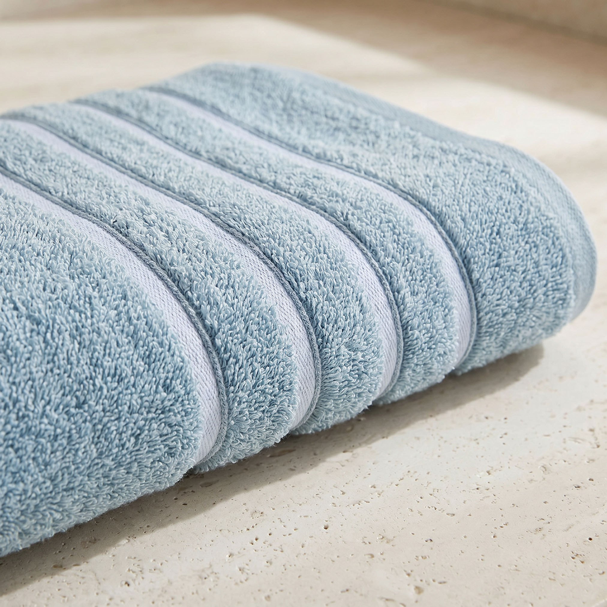 Snoopy Kids Carded Bath Towel - 65x130 cm-hbxbathroom-bathroomtextiles-image-3