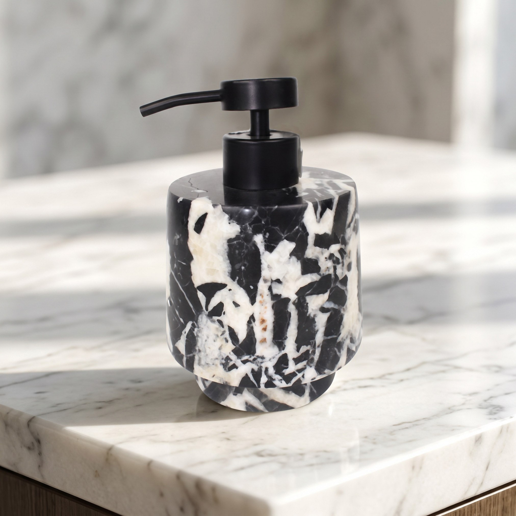 Onyx Marble Soap Dispenser - 9x9x13 cm-hbxdecorandfurnishings-bathroomaccessories-bathroomsets-image-1