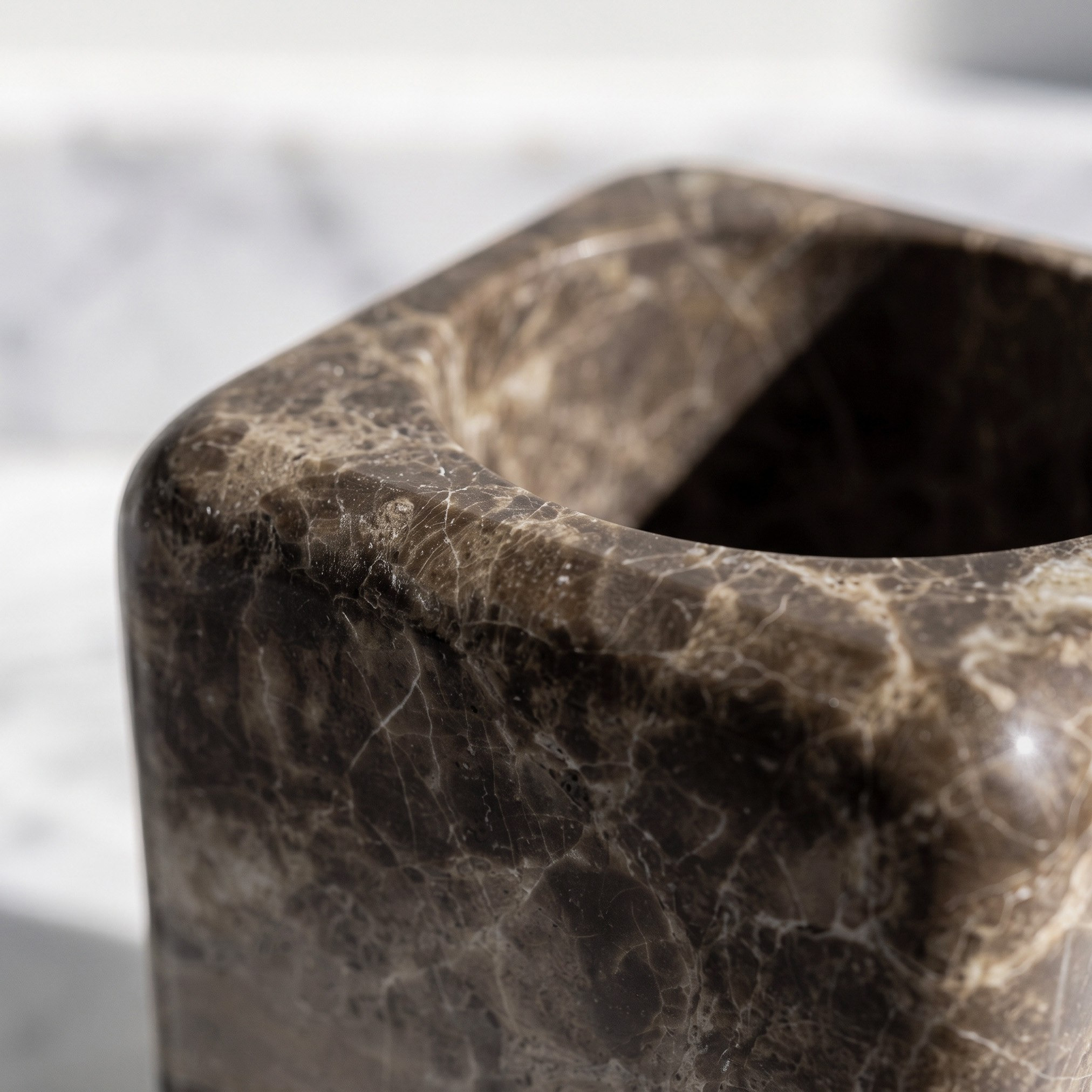 كوب رخام من إمبريال - 7.6x7.6x11.8 سم-hbxdecorandfurnishings-bathroomaccessories-bathroomsets-image-2