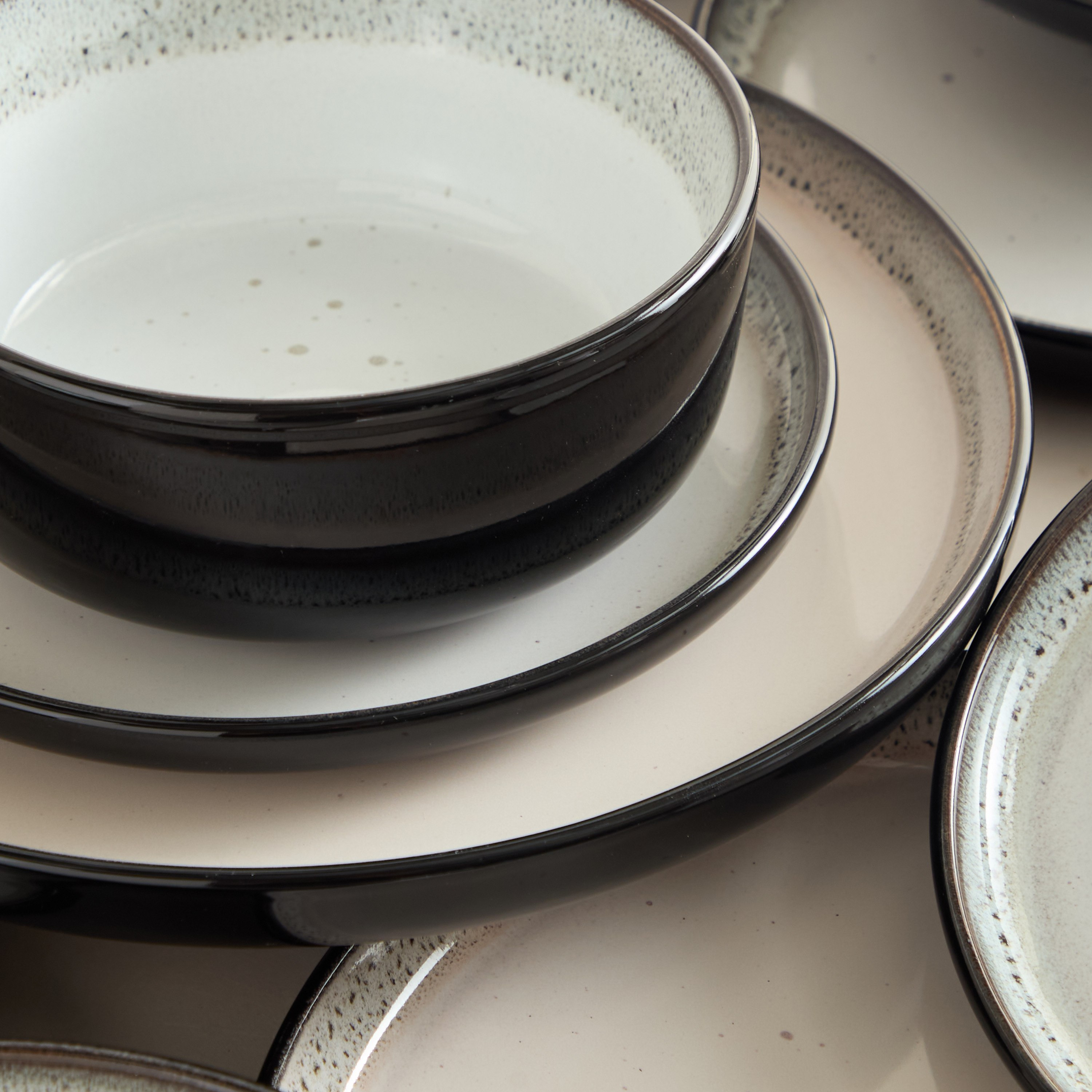 Elegenza Celosia Reactive 18-Piece Dinner Set - Serves 6-hbxdiningroom-tabletop-dinnersets-image-2