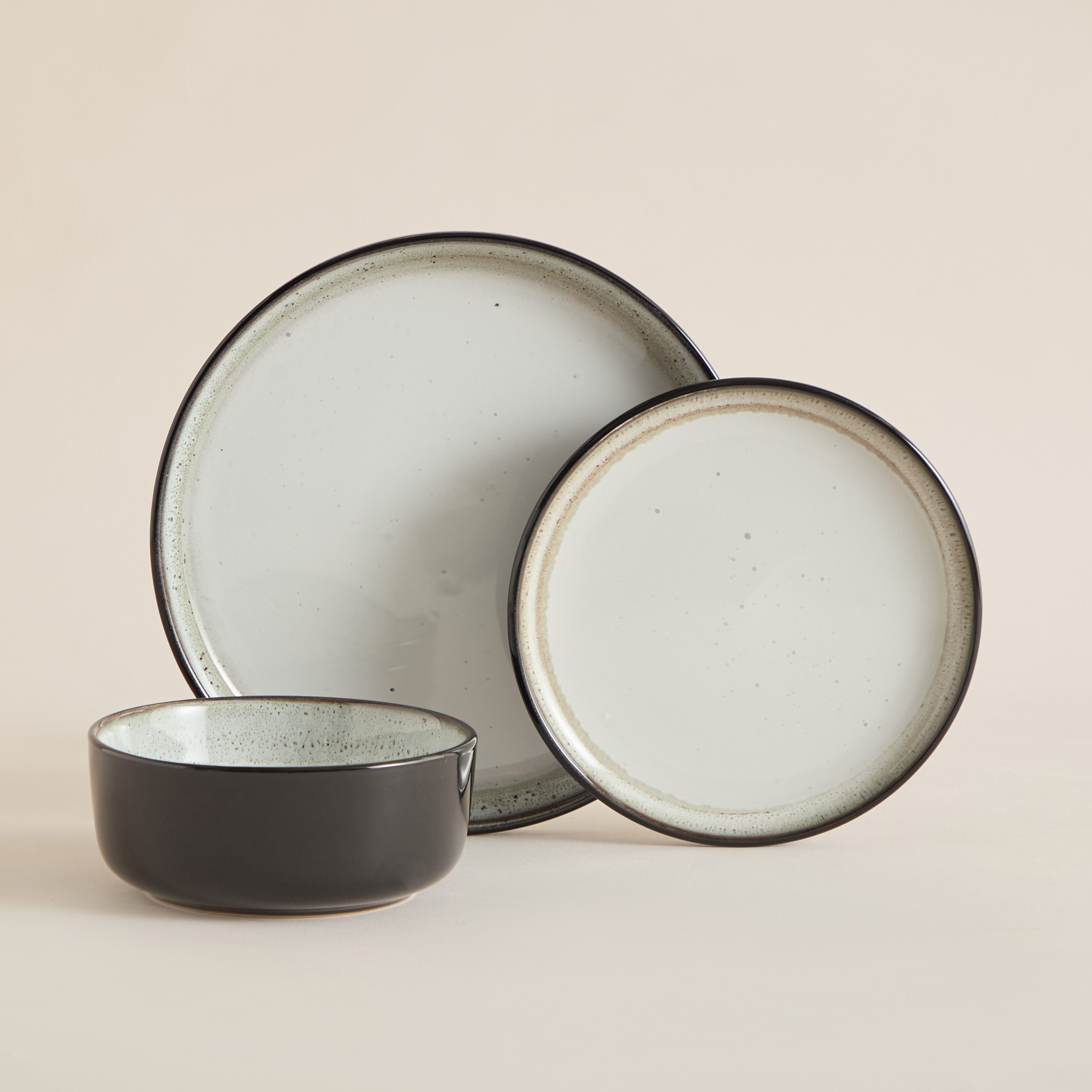 طقم عشاء 18 قطعة دافوديل ريأكتيف من إليجينزا - يكفي 6 أشخاص-hbxdiningroom-tabletop-dinnersets-image-1