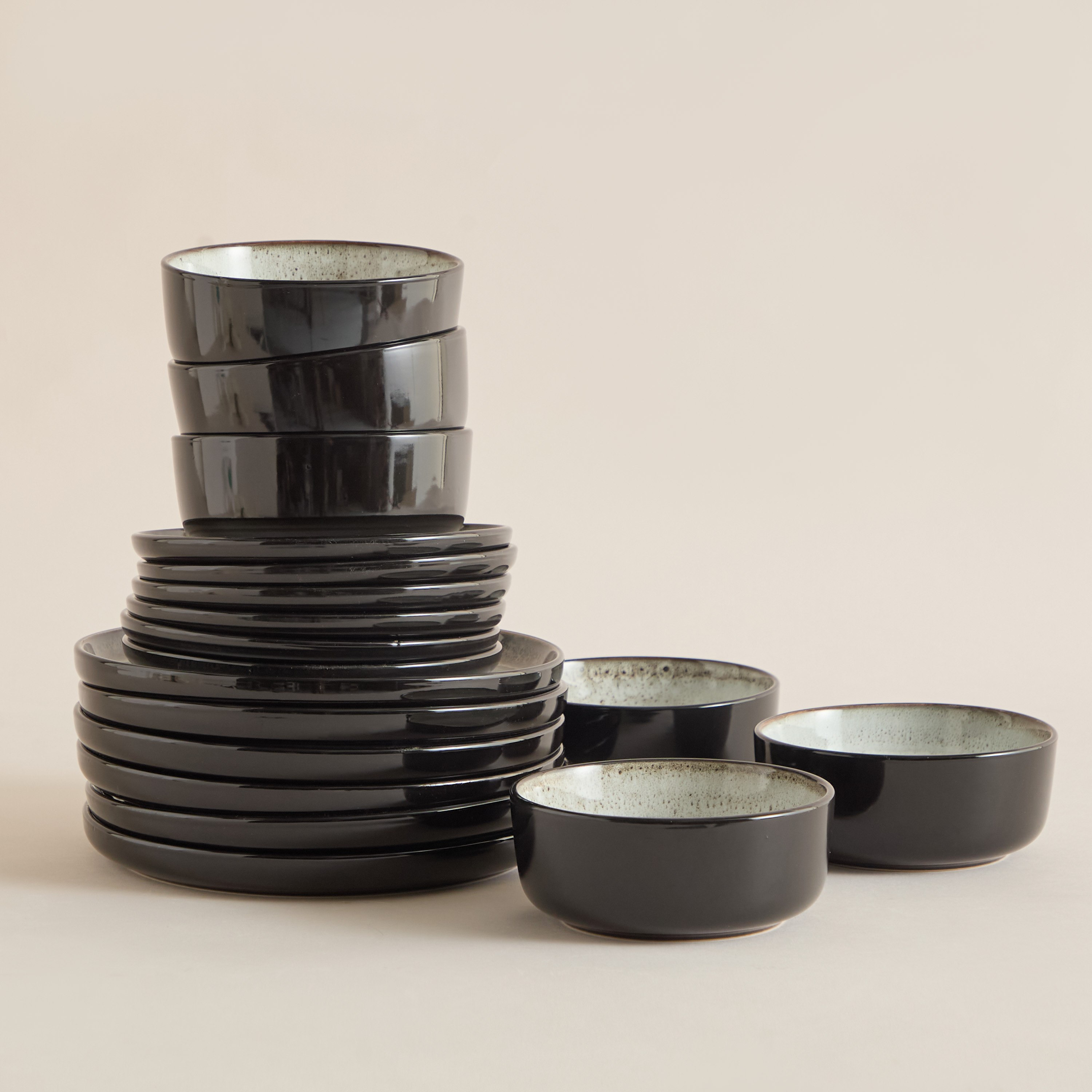 طقم عشاء 18 قطعة دافوديل ريأكتيف من إليجينزا - يكفي 6 أشخاص-hbxdiningroom-tabletop-dinnersets-image-3