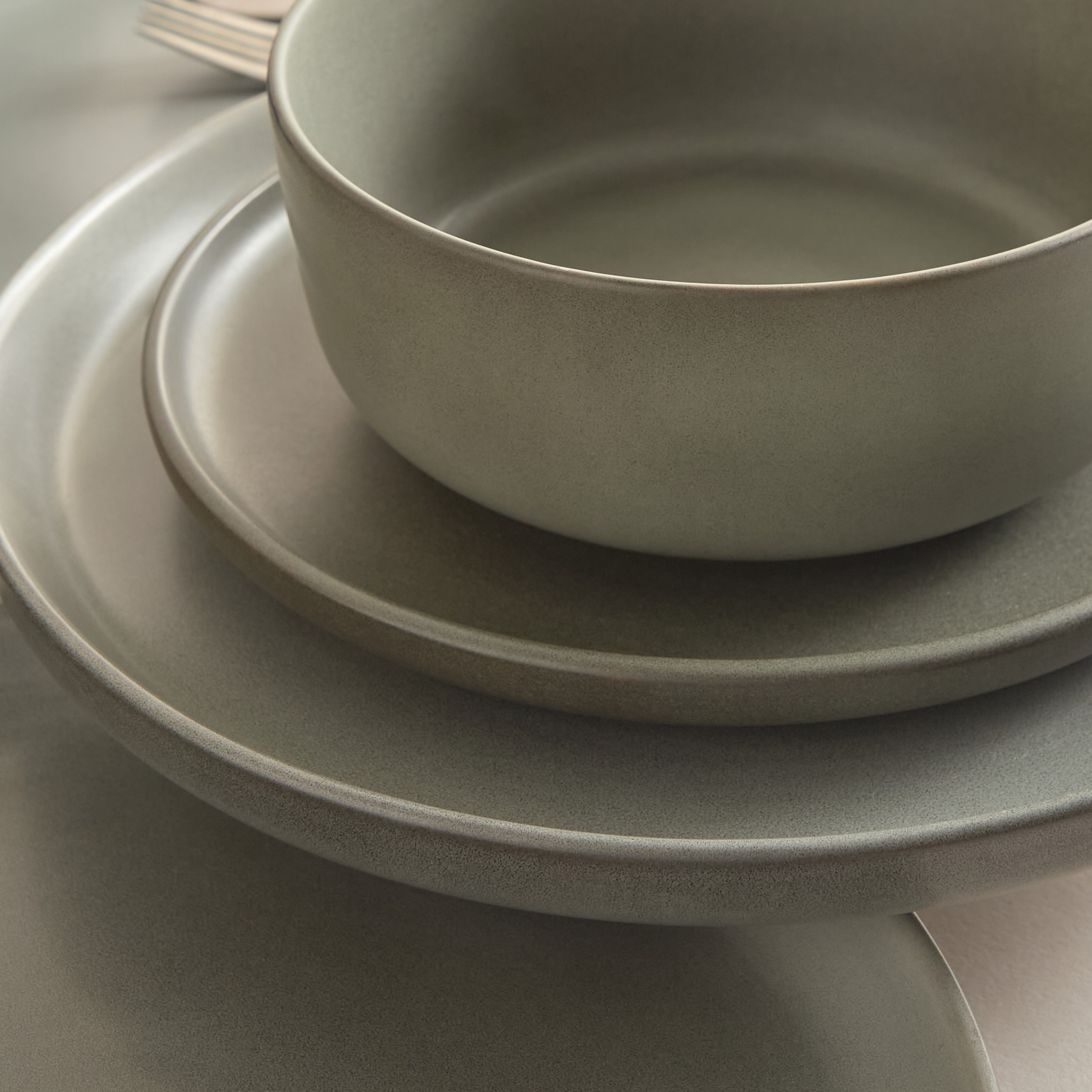 Elegenza Carnation Reactive 18-Piece Dinner Set - Serves 6-PROMO_HB_SA_SETFOR1299_270826-image-2