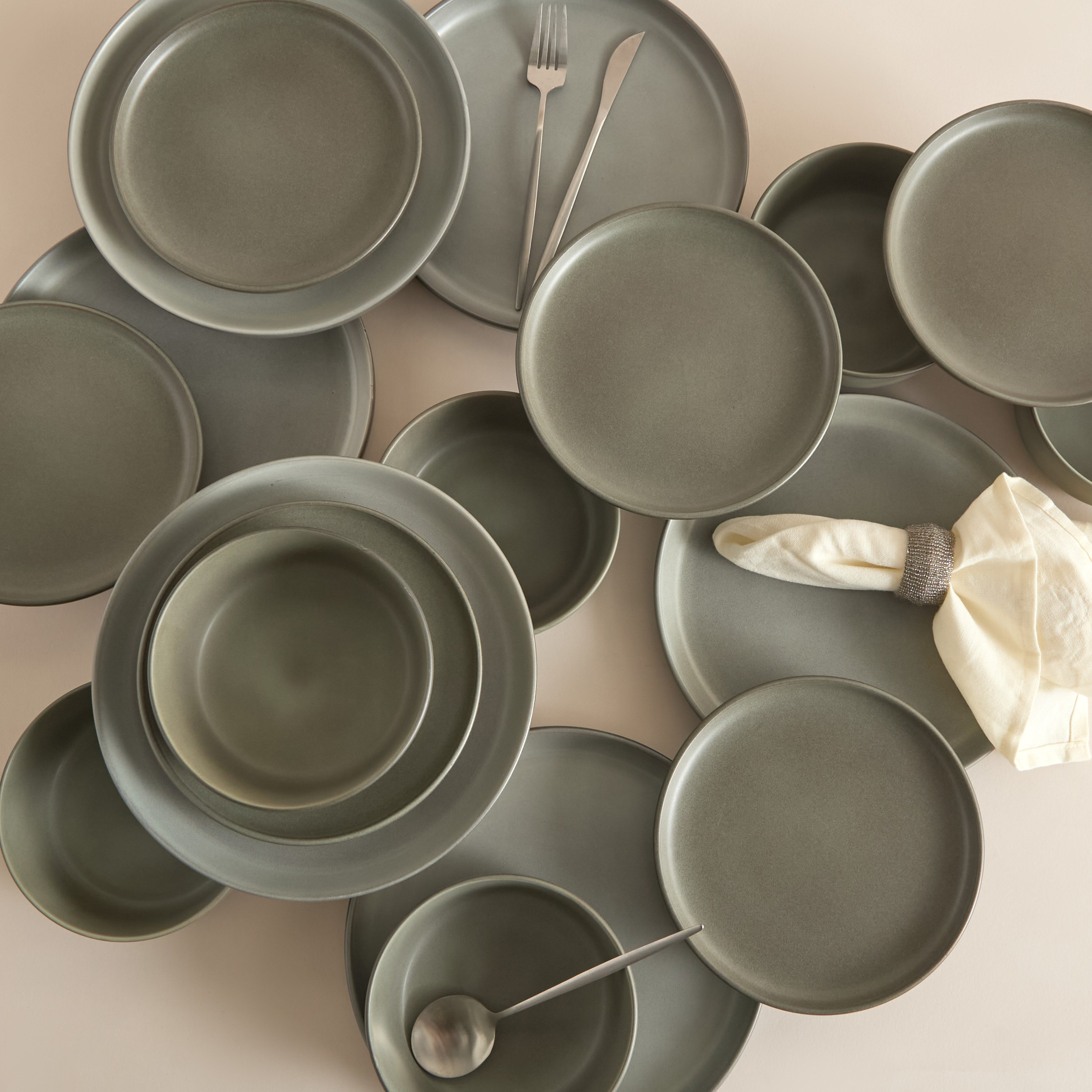 Elegenza Carnation Reactive 18-Piece Dinner Set - Serves 6-PROMO_HB_SA_SETFOR1299_270826-image-4