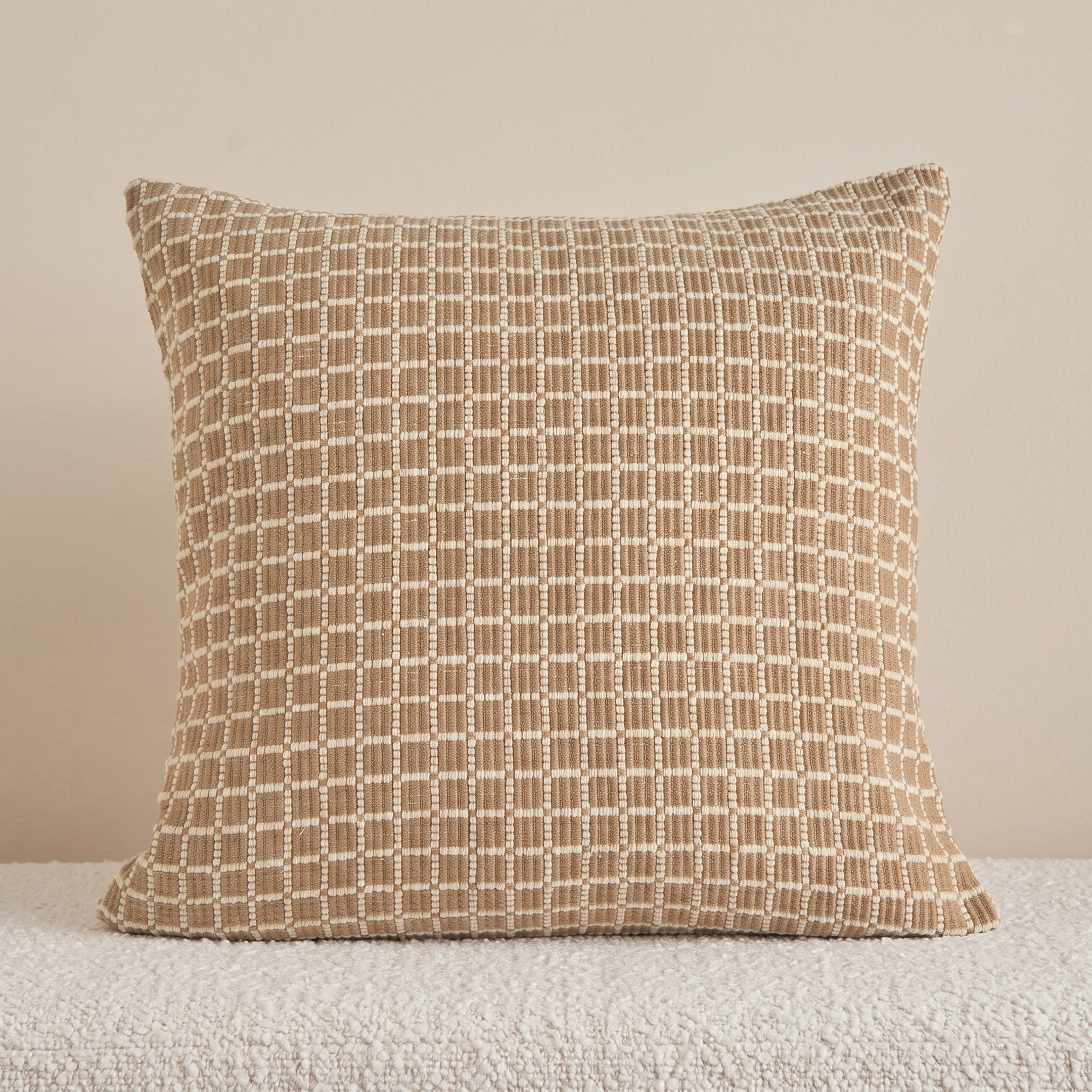 وسادة جاكارد محشوة من تيرا - 50x50 سم-hbxlivingroom-furnishings-cushionsandcovers-filledcushions-image-1