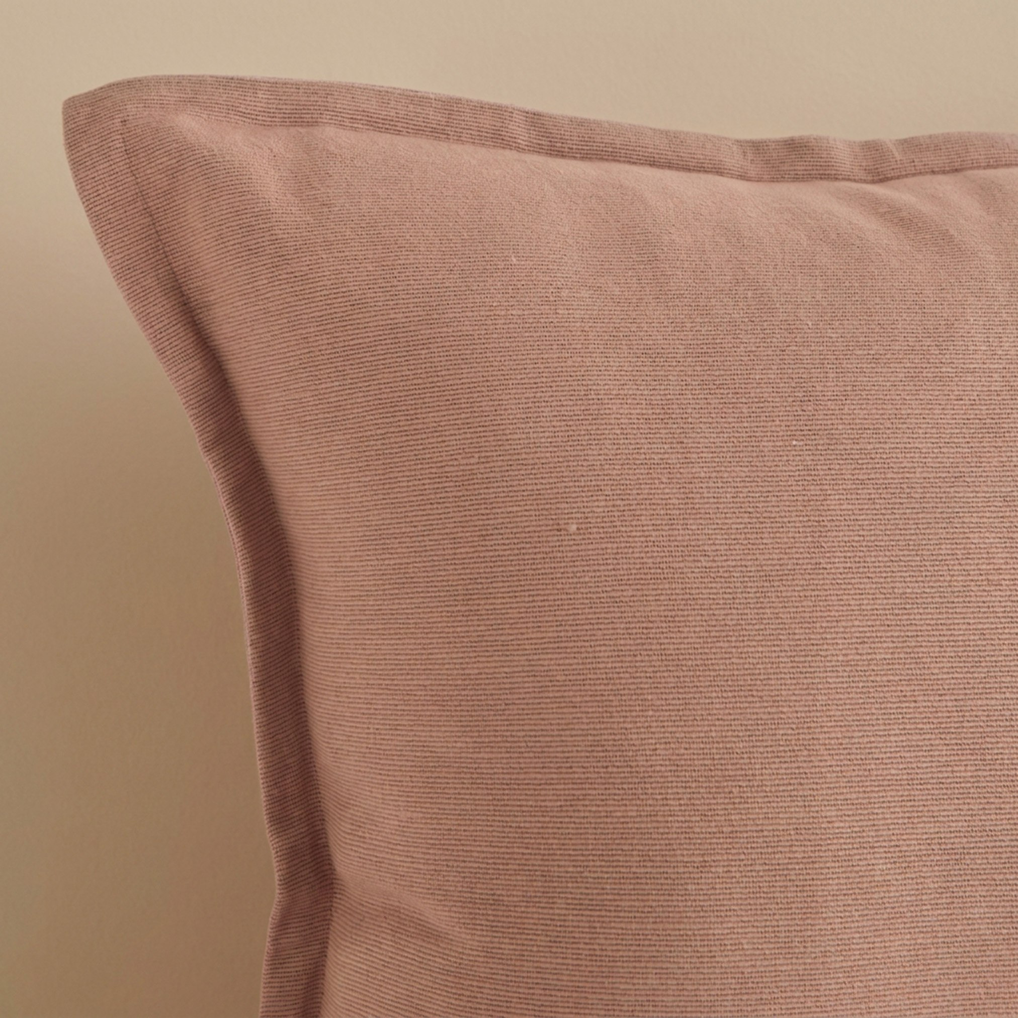 غطاء وسادة مضلع سادة إزرا من أتلانتا - 50x50 سم-hbxhomeware-cushionsandcovers-cushioncovers-image-3