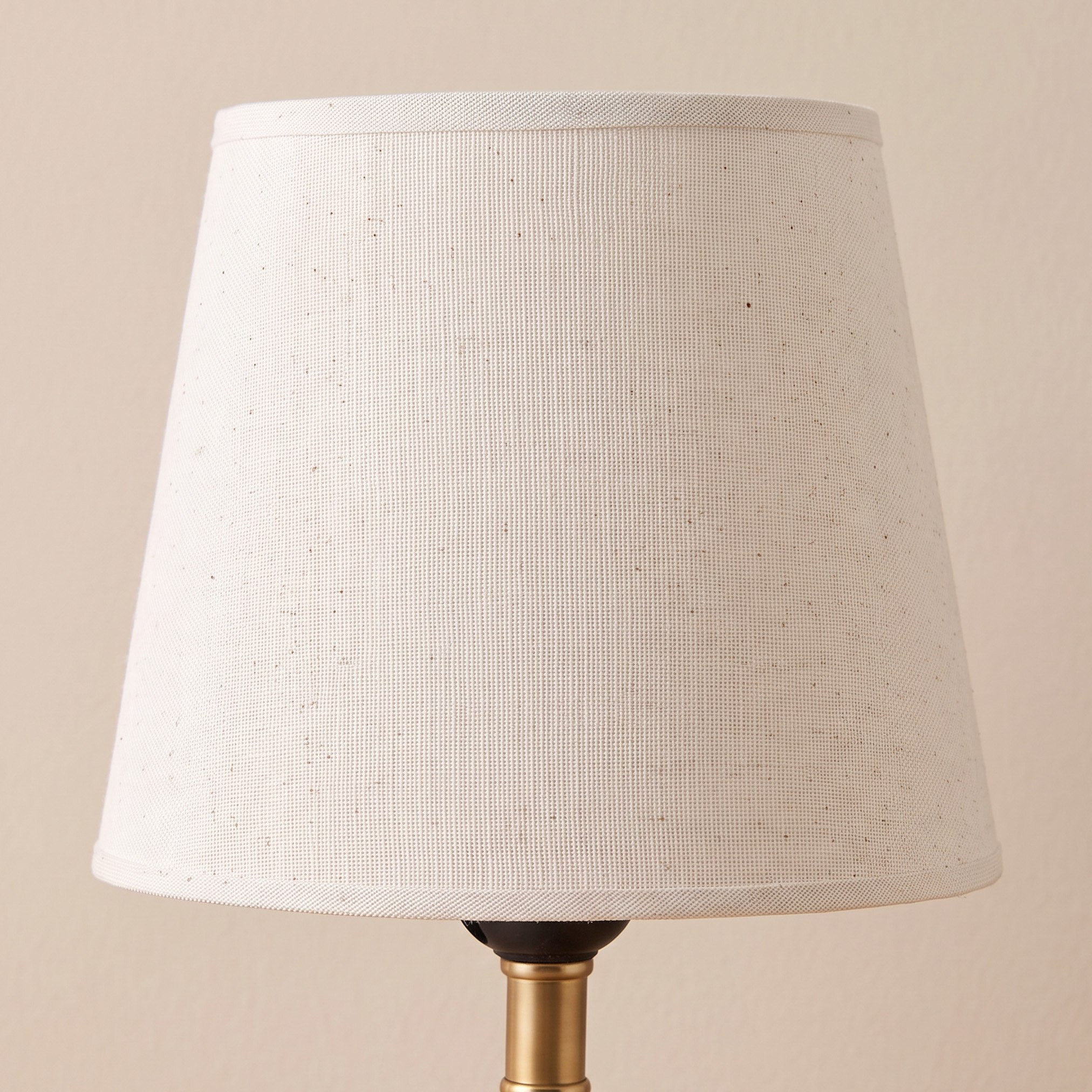 مصباح طاولة معدني بغطاء من الكتان من جلين - 17×17×28 سم-hbxlivingroom-lighting-tablelamps-image-3