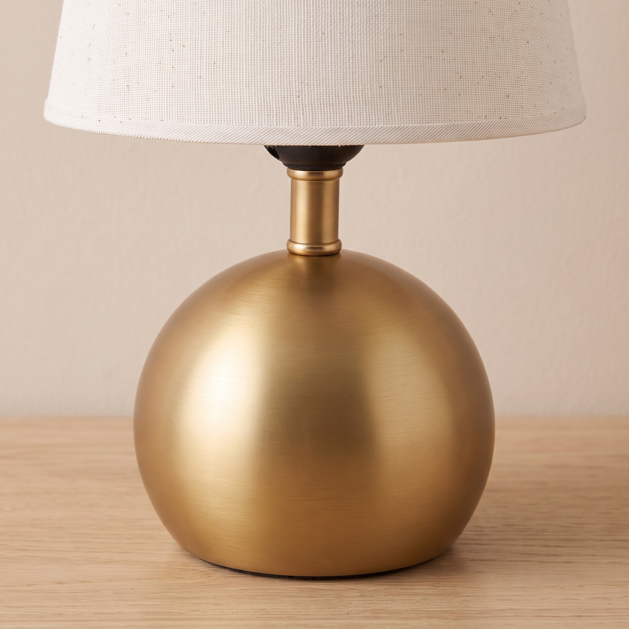 مصباح طاولة معدني بغطاء من الكتان من جلين - 17×17×28 سم-hbxlivingroom-lighting-tablelamps-image-4