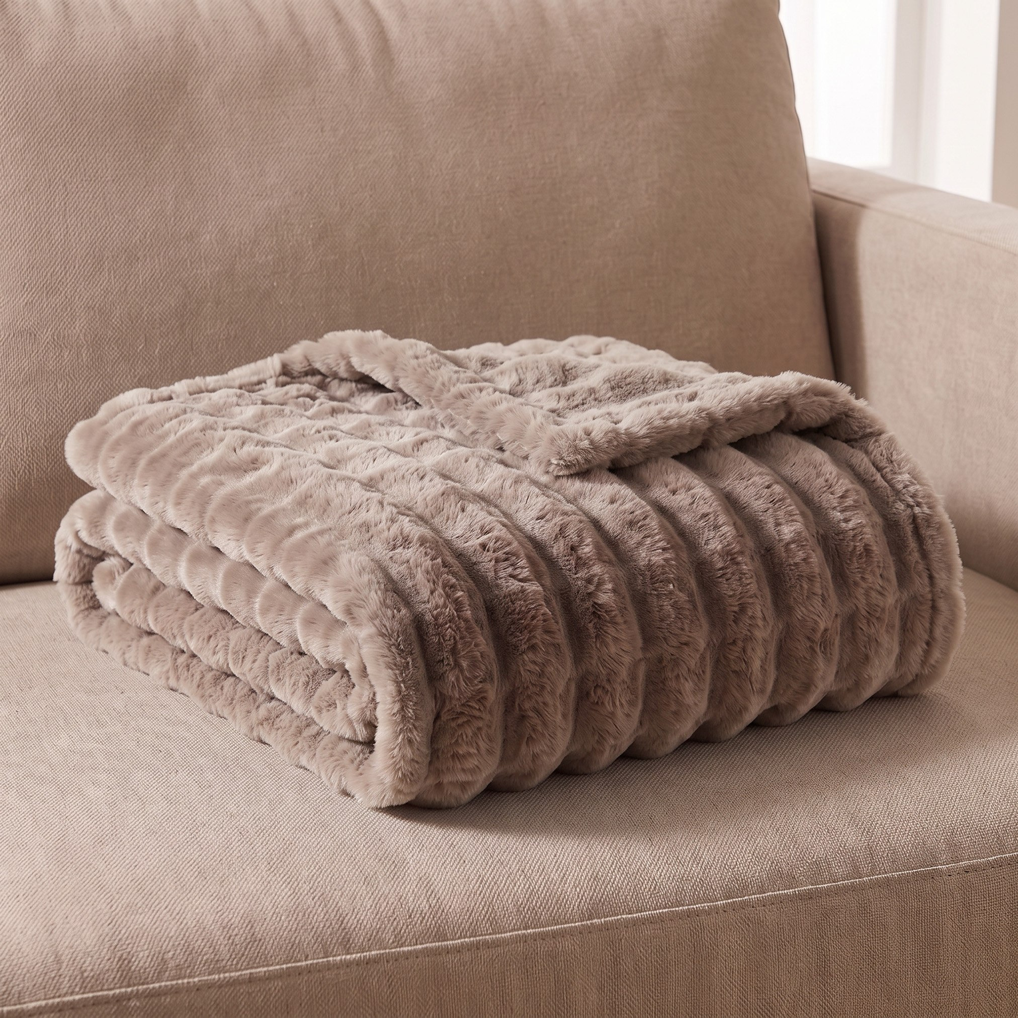 Ness 2-Side Brushed Bubble Faux Fur Throw - 130x170 cm-hbxdecorandfurnishings-bedding-throws-image-3