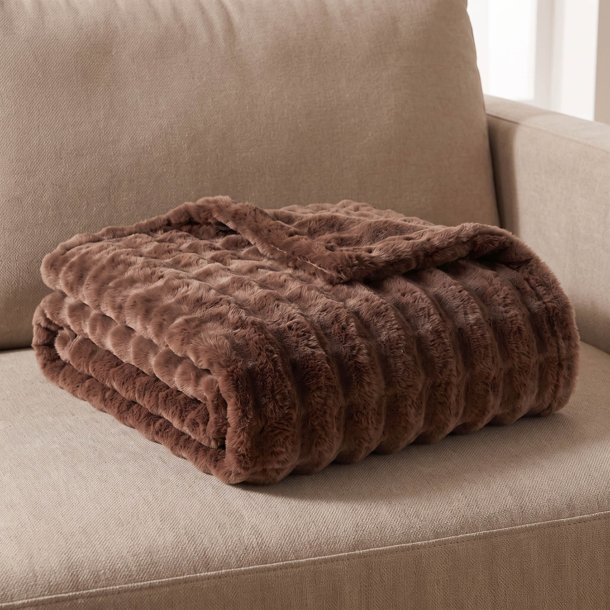بطانية خفيفة فرو صناعي بفرش فقاعة ووجهين من نيس - 130×170 سم-hbxdecorandfurnishings-bedding-throws-image-3