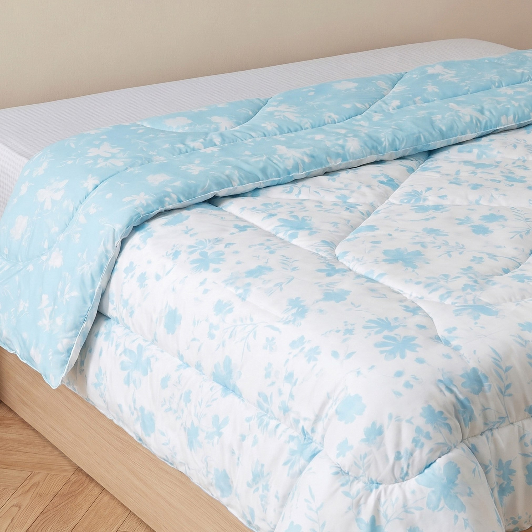 Matrix Floral Microfibre King Comforter - 220x240 cm-hbxbedroom-bedding-comfortersets-image-1