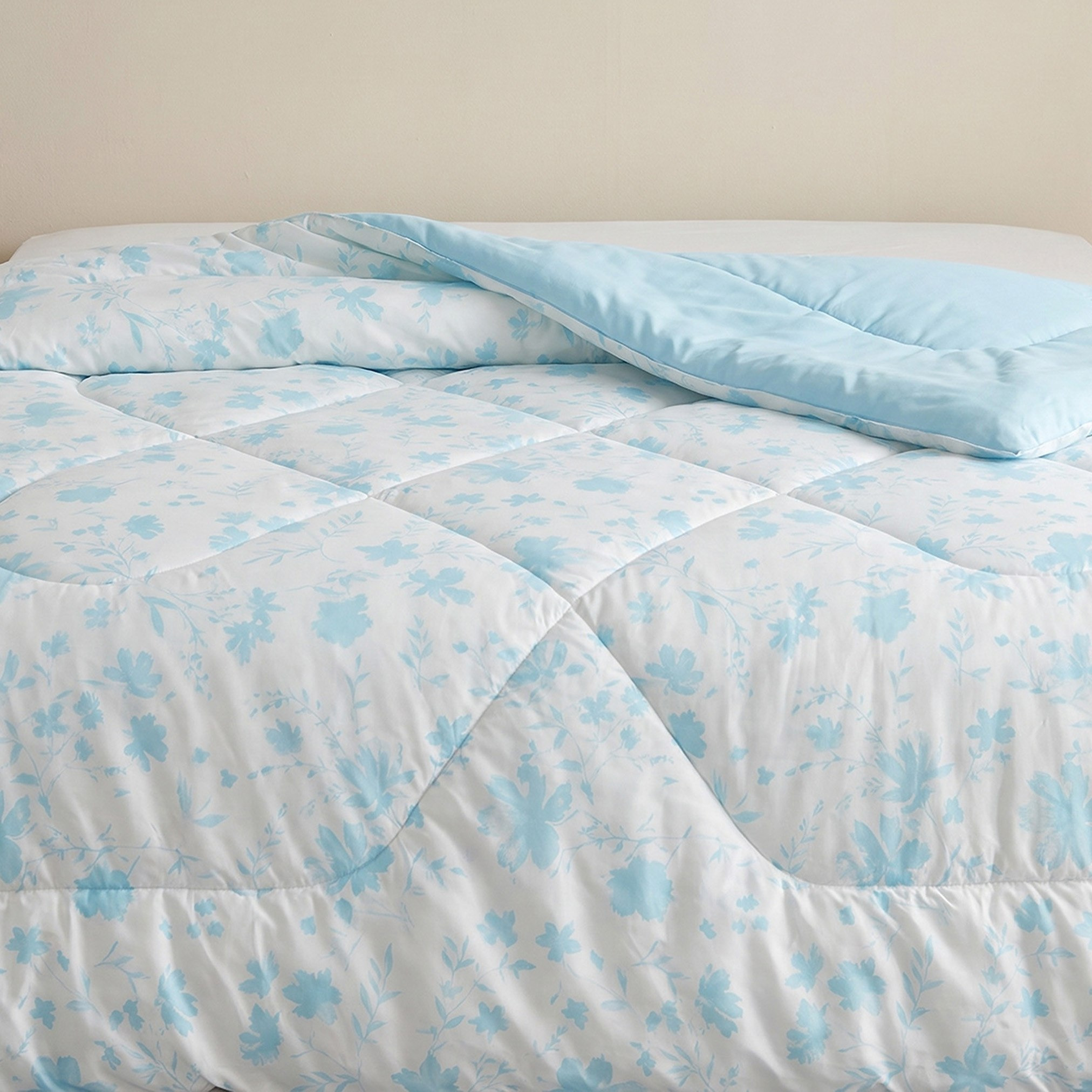 Matrix Floral Microfibre King Comforter - 220x240 cm-hbxbedroom-bedding-comfortersets-image-2