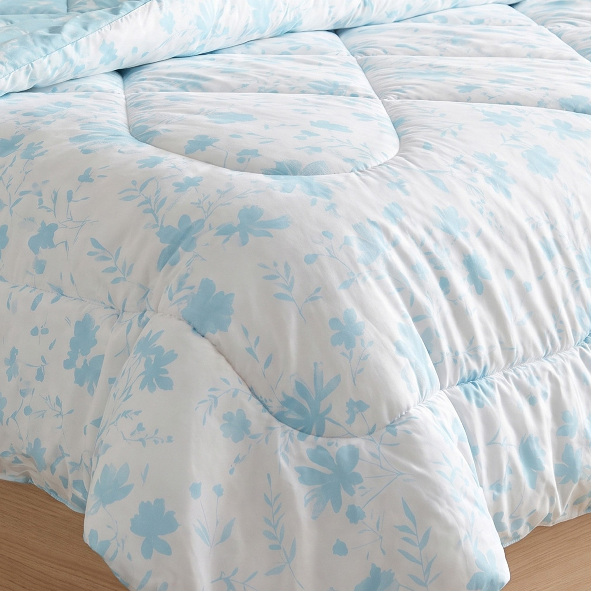 Matrix Floral Microfibre King Comforter - 220x240 cm-hbxbedroom-bedding-comfortersets-image-3