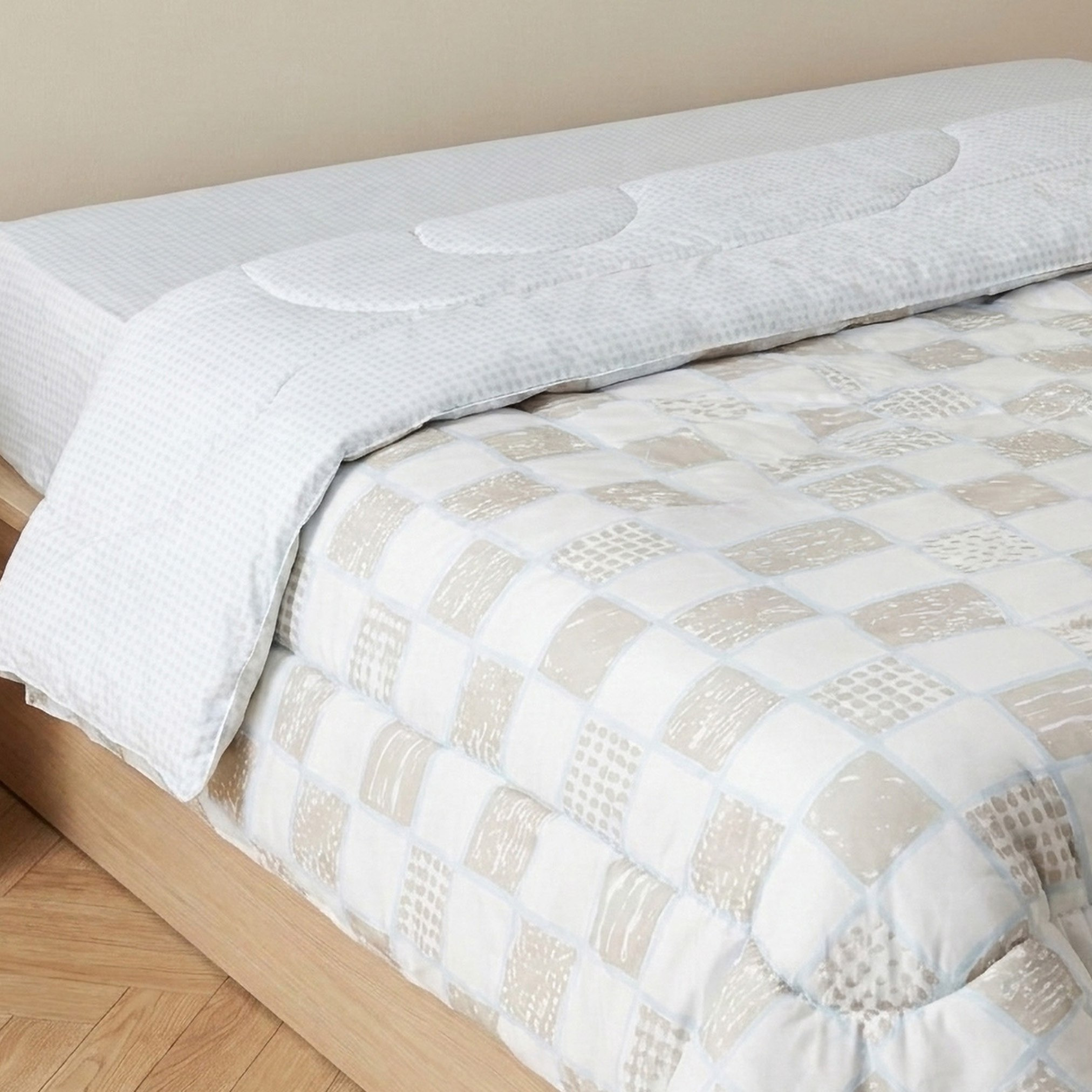 Matrix Floral Microfibre King Comforter - 220x240 cm-hbxbedroom-bedding-comfortersets-image-1