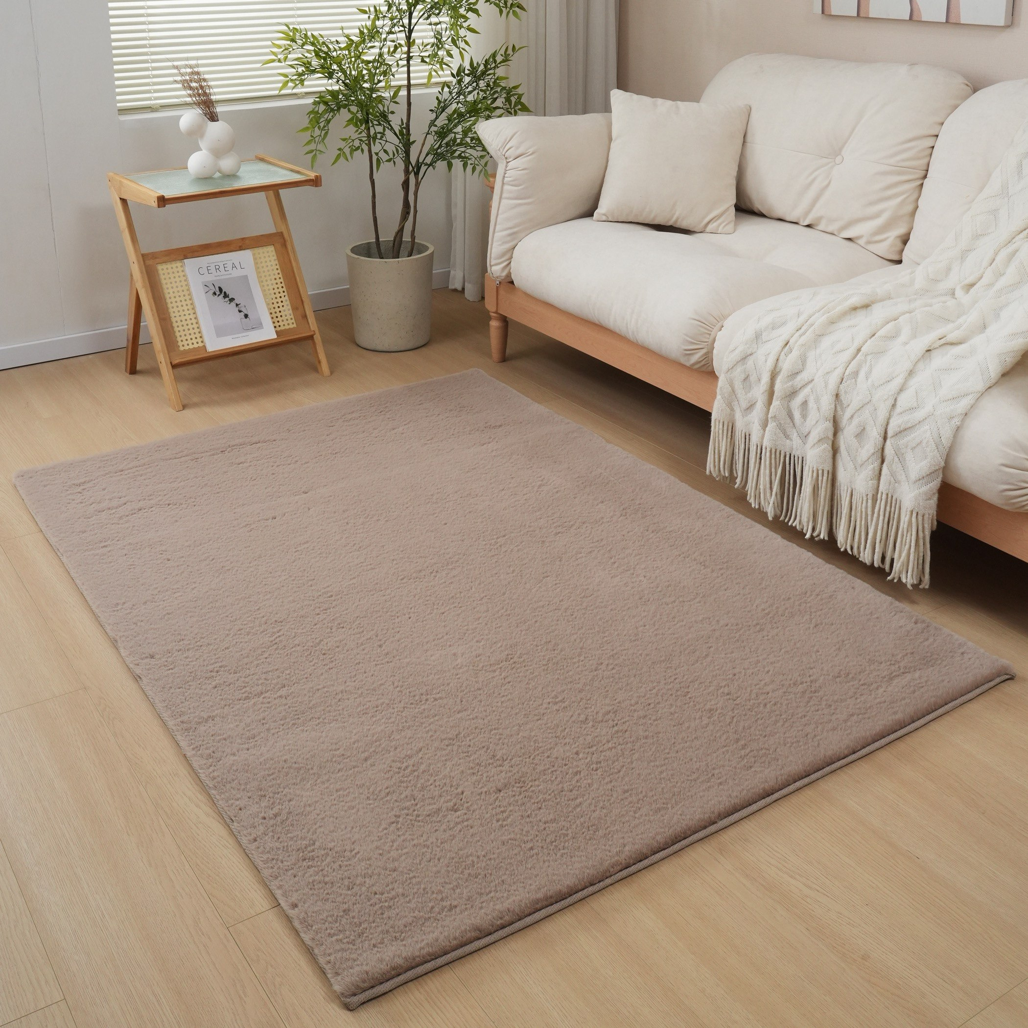 Faux Rabbit Fur Rug -120x170 cm-hbxdecorandfurnishings-floorcoverings-rugs-image-1